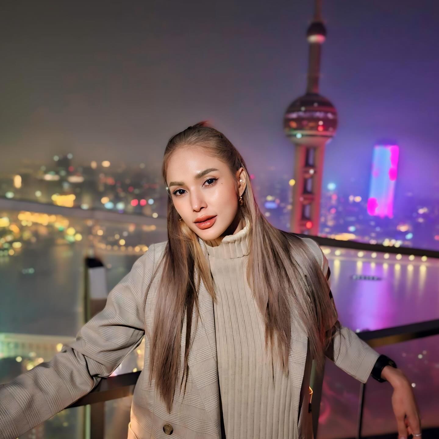อุ้ม - ลักขณา วัธนวงส์ศิริ
