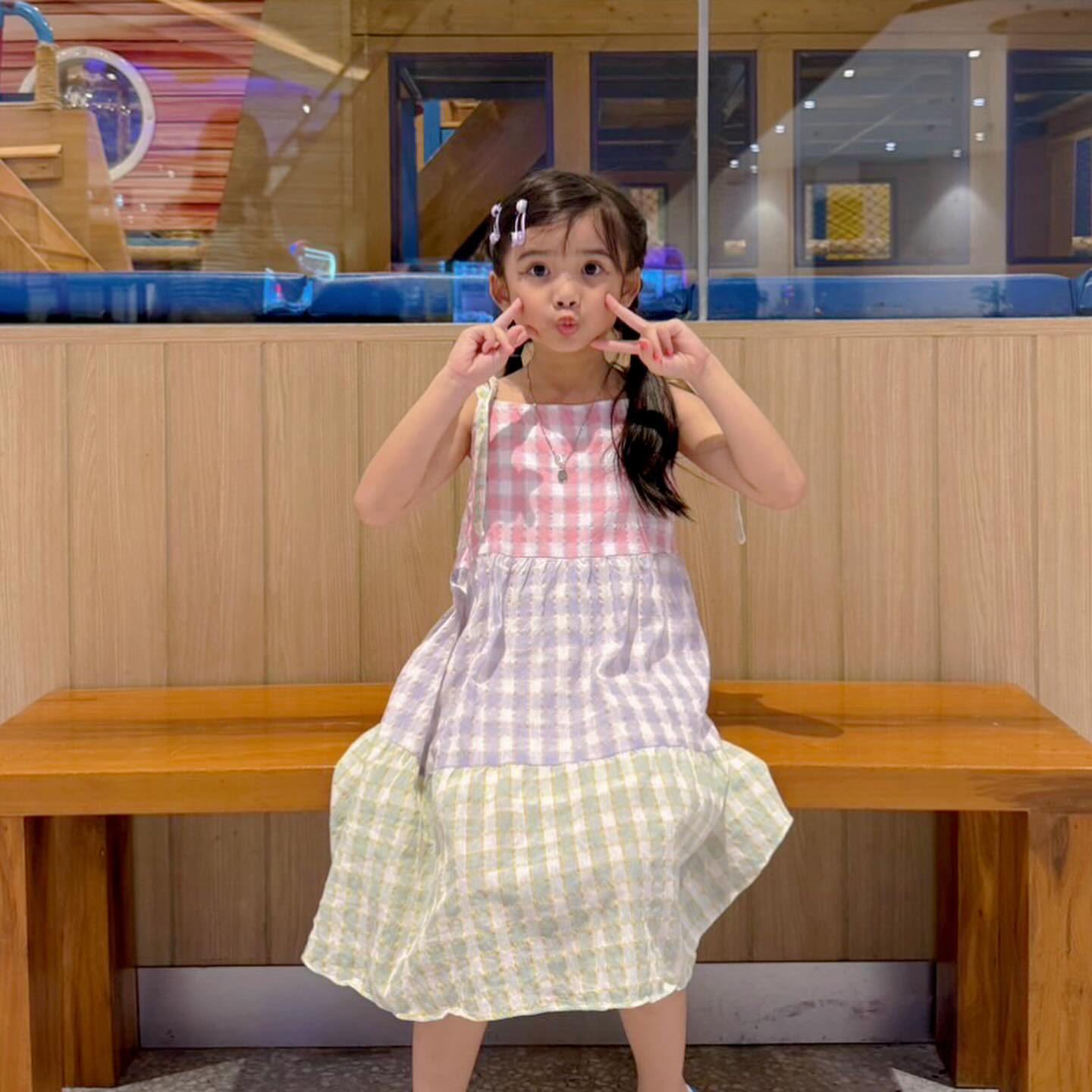 อุ้ม - ลักขณา วัธนวงส์ศิริ