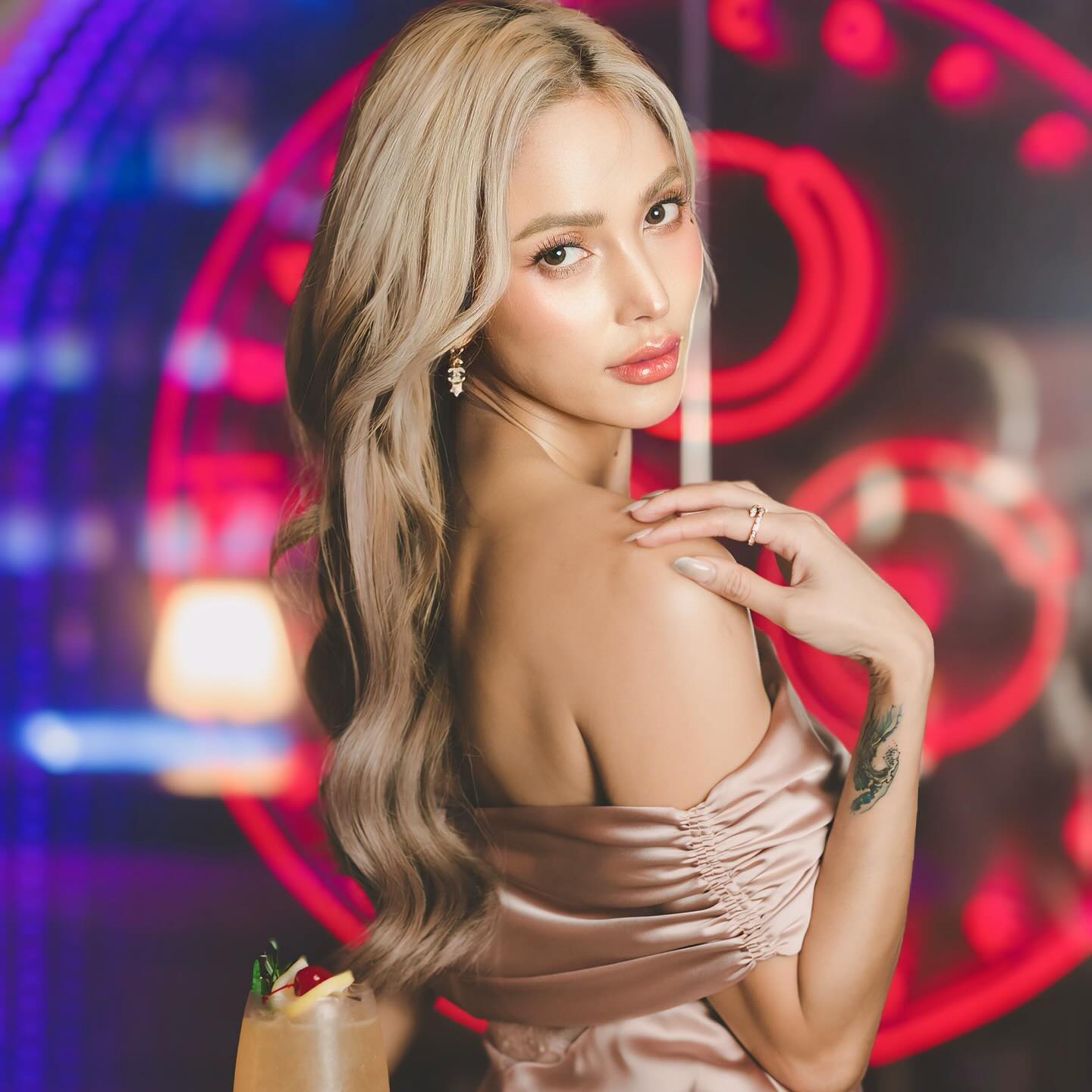 อุ้ม - ลักขณา วัธนวงส์ศิริ