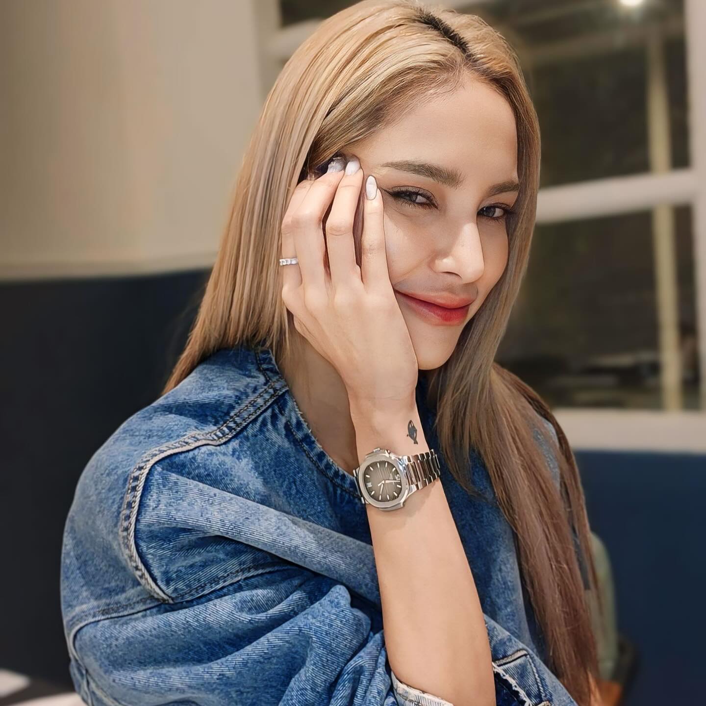 อุ้ม - ลักขณา วัธนวงส์ศิริ