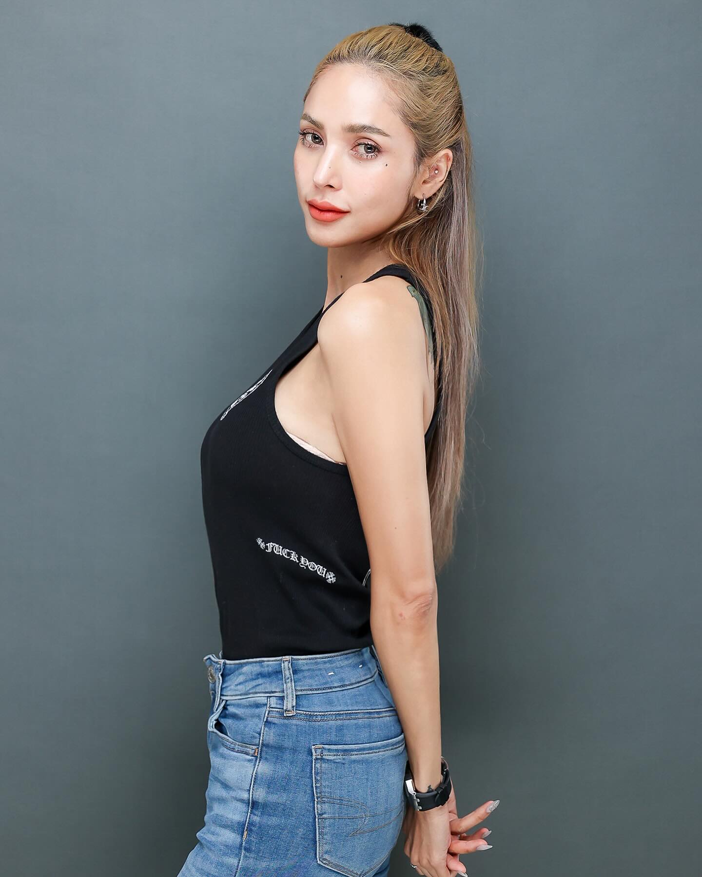 อุ้ม - ลักขณา วัธนวงส์ศิริ