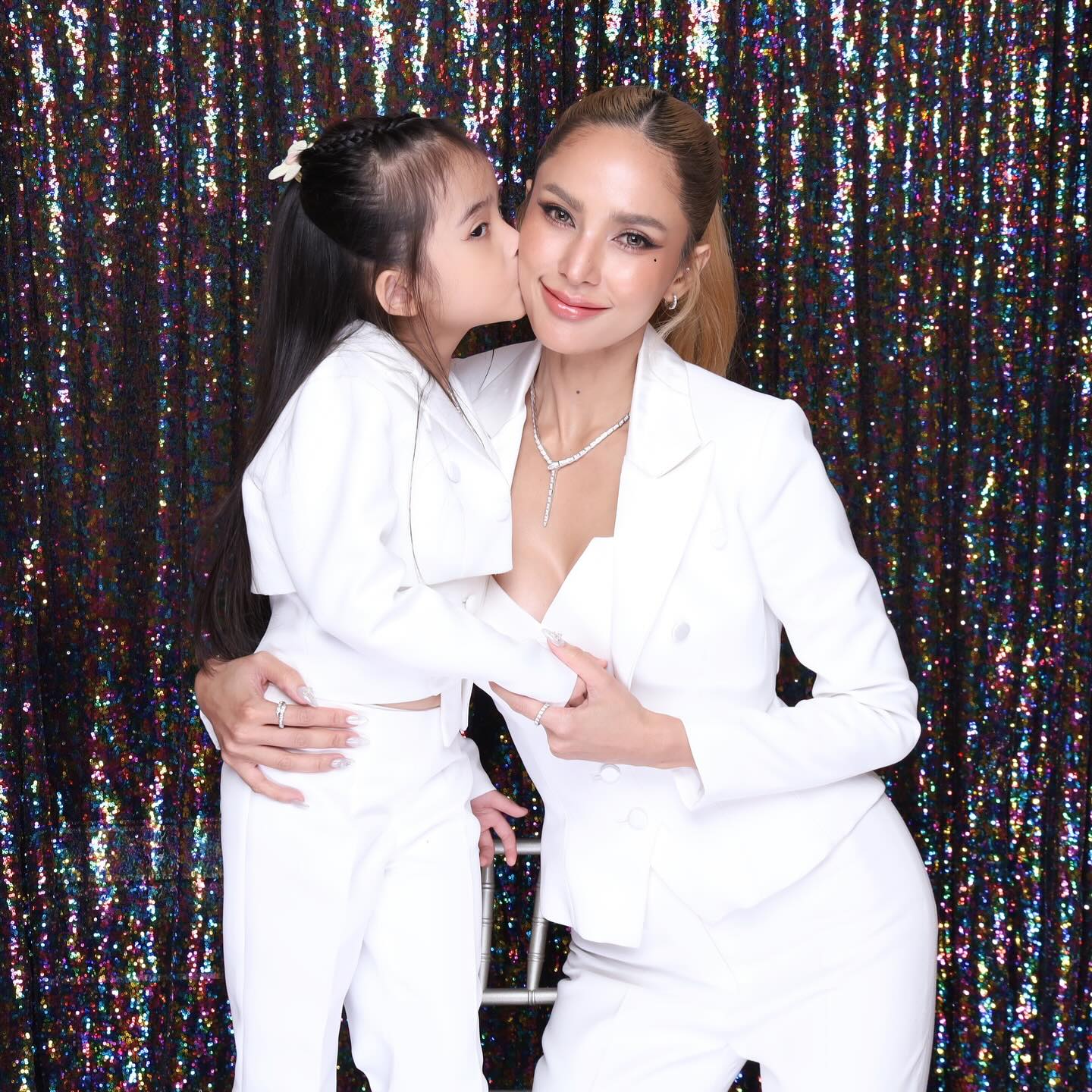 อุ้ม - ลักขณา วัธนวงส์ศิริ