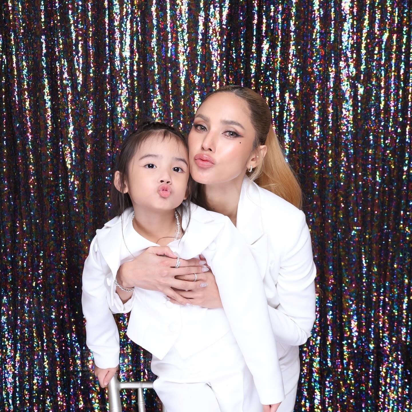 อุ้ม - ลักขณา วัธนวงส์ศิริ