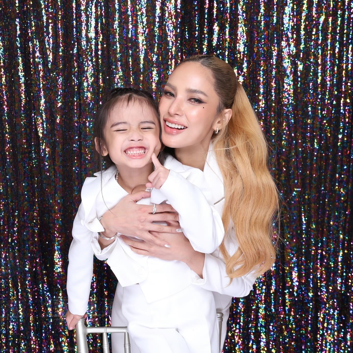 อุ้ม - ลักขณา วัธนวงส์ศิริ