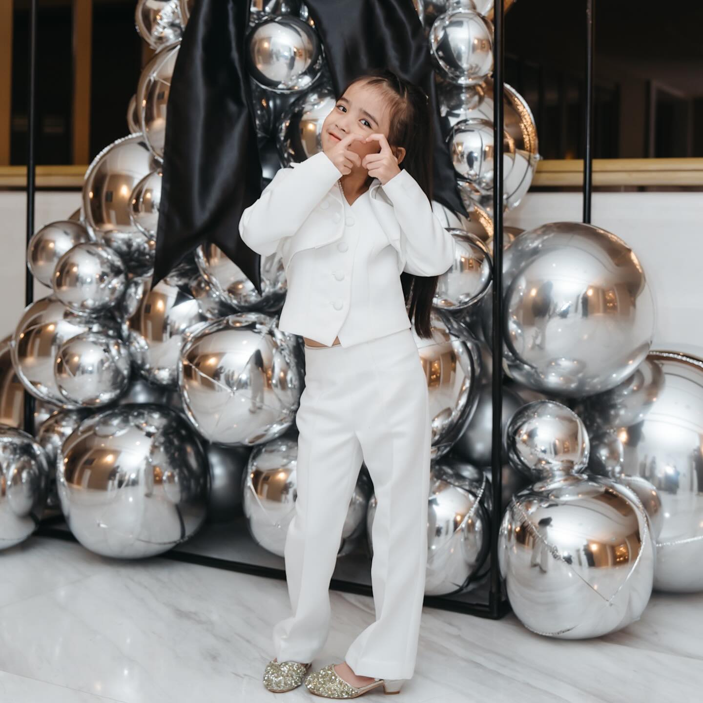 อุ้ม - ลักขณา วัธนวงส์ศิริ