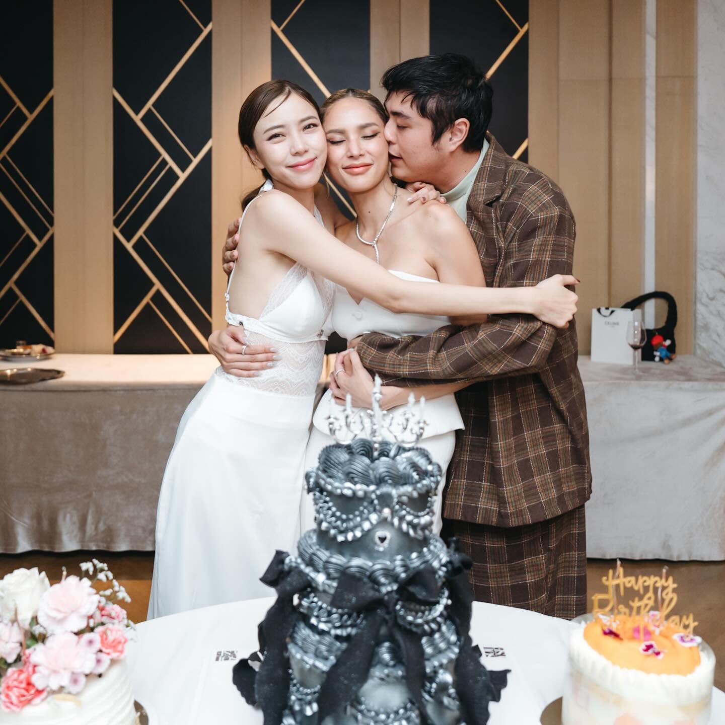 อุ้ม - ลักขณา วัธนวงส์ศิริ