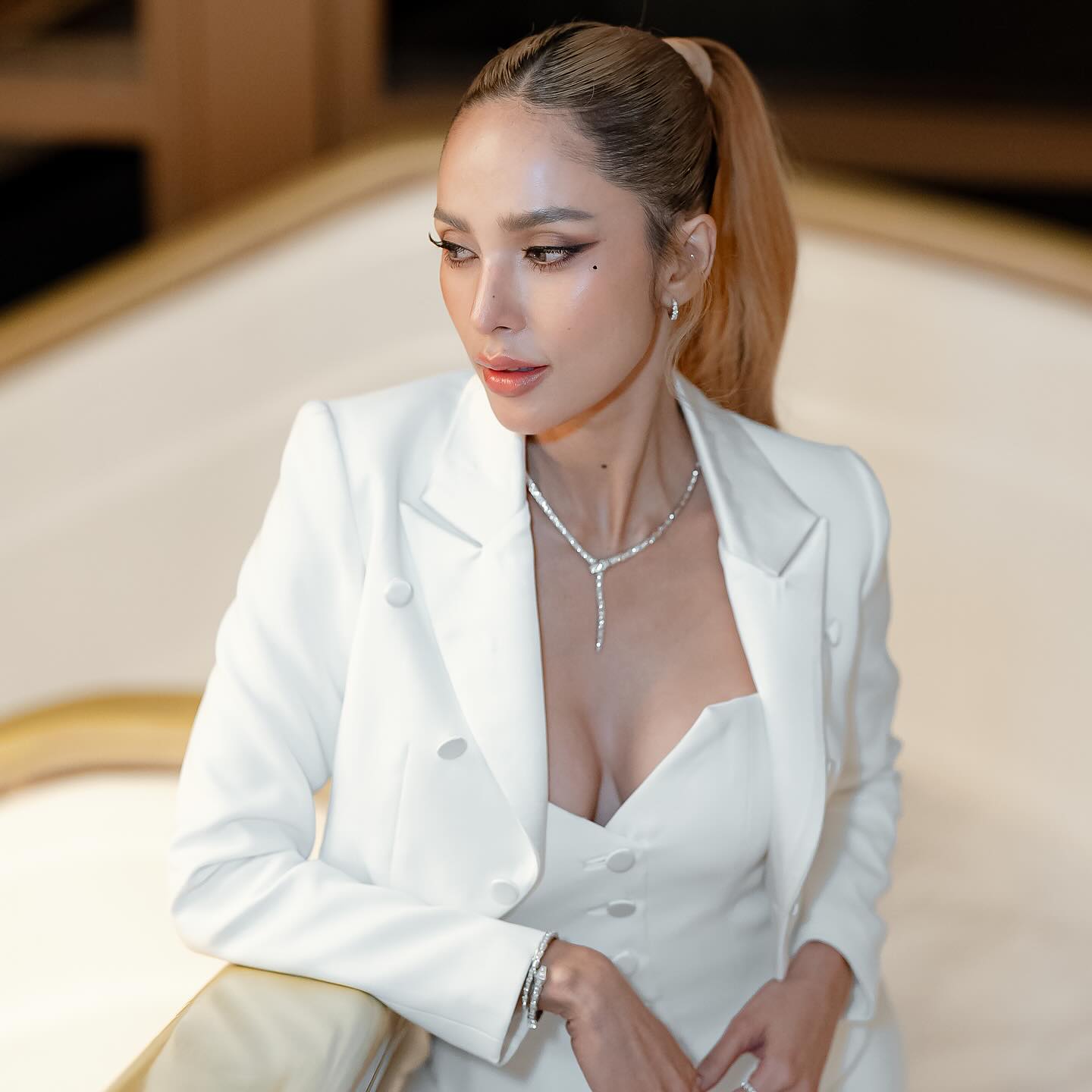 อุ้ม - ลักขณา วัธนวงส์ศิริ