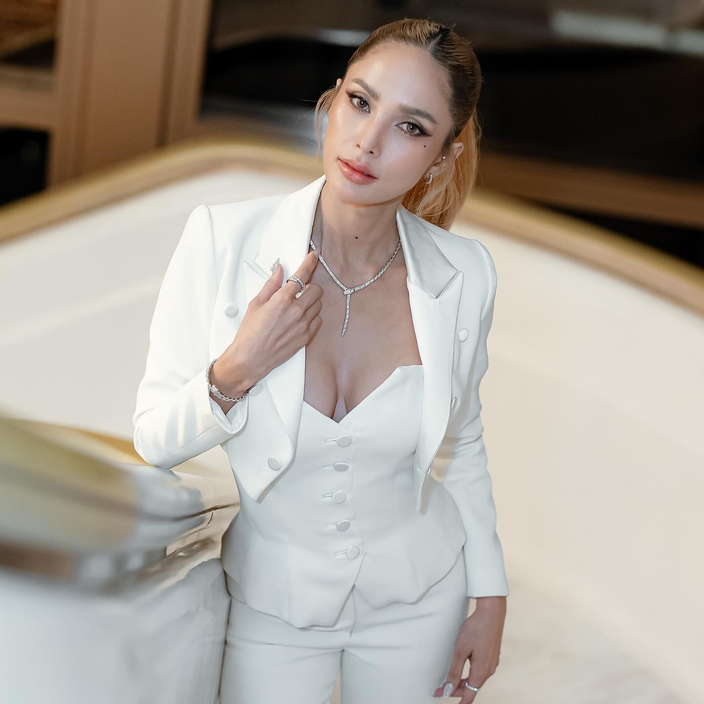 อุ้ม - ลักขณา วัธนวงส์ศิริ