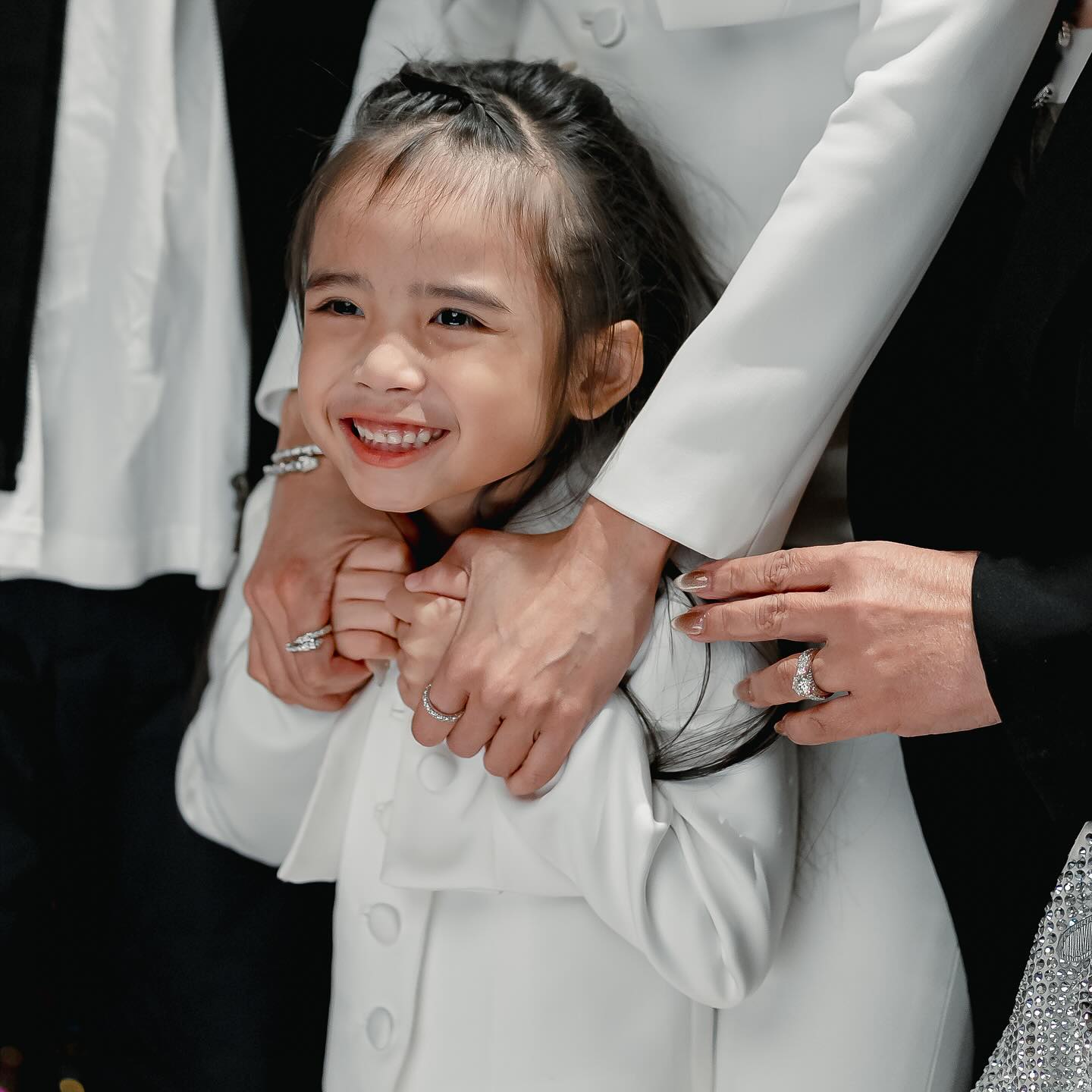 อุ้ม - ลักขณา วัธนวงส์ศิริ