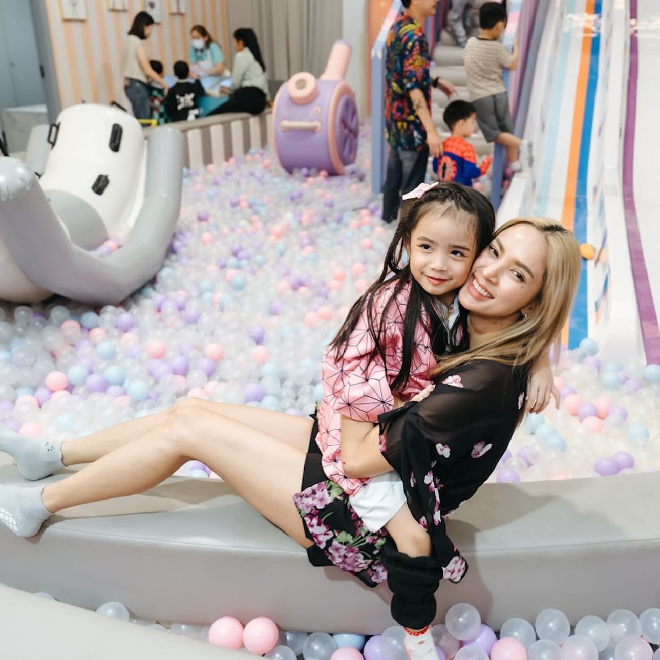 อุ้ม - ลักขณา วัธนวงส์ศิริ