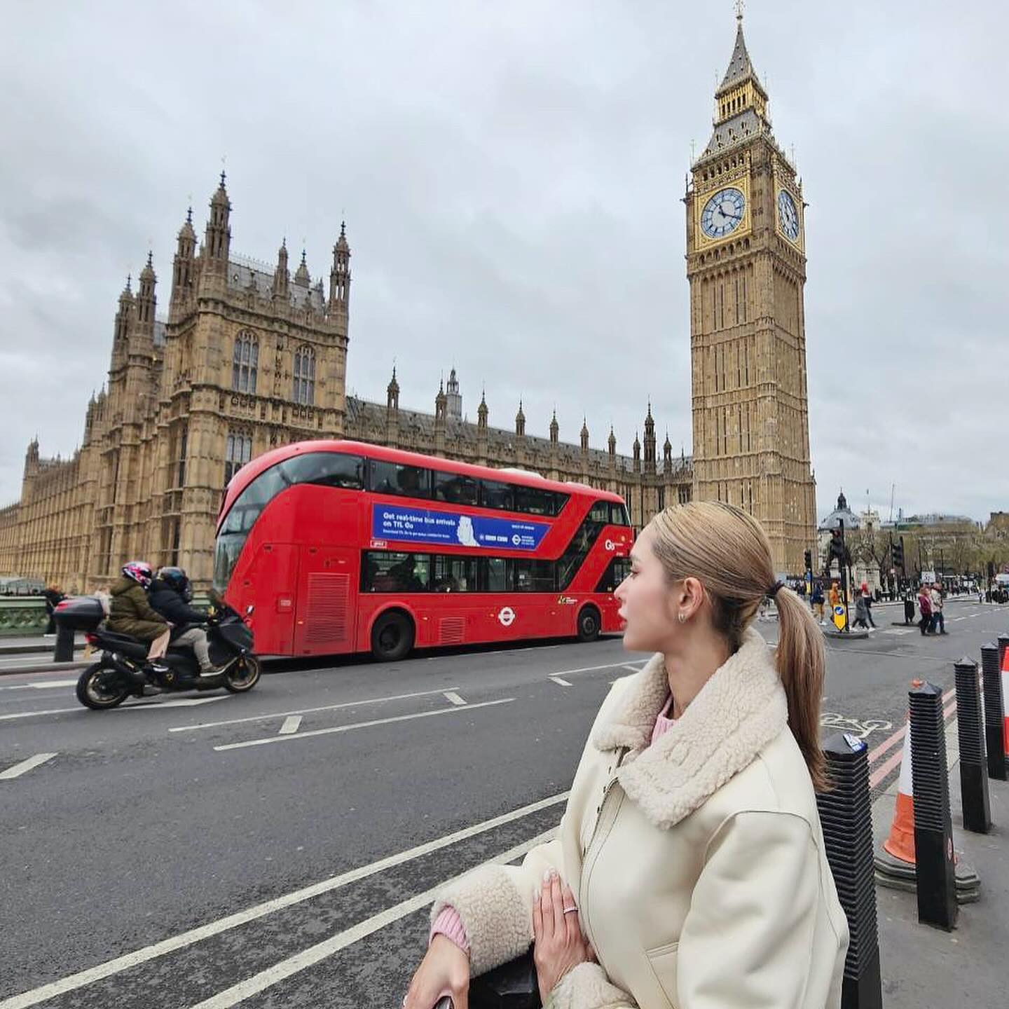 อุ้ม - ลักขณา วัธนวงส์ศิริ