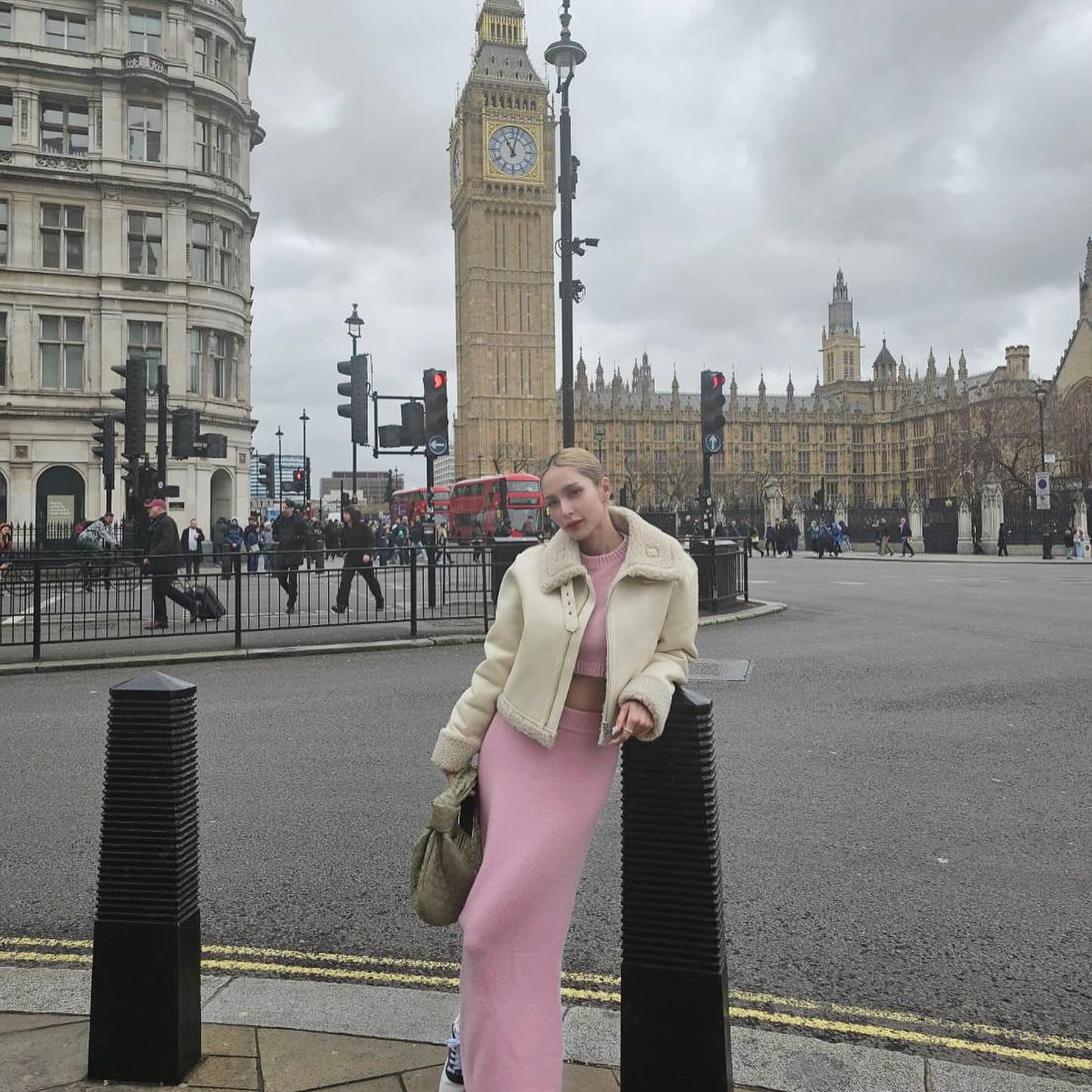 อุ้ม - ลักขณา วัธนวงส์ศิริ