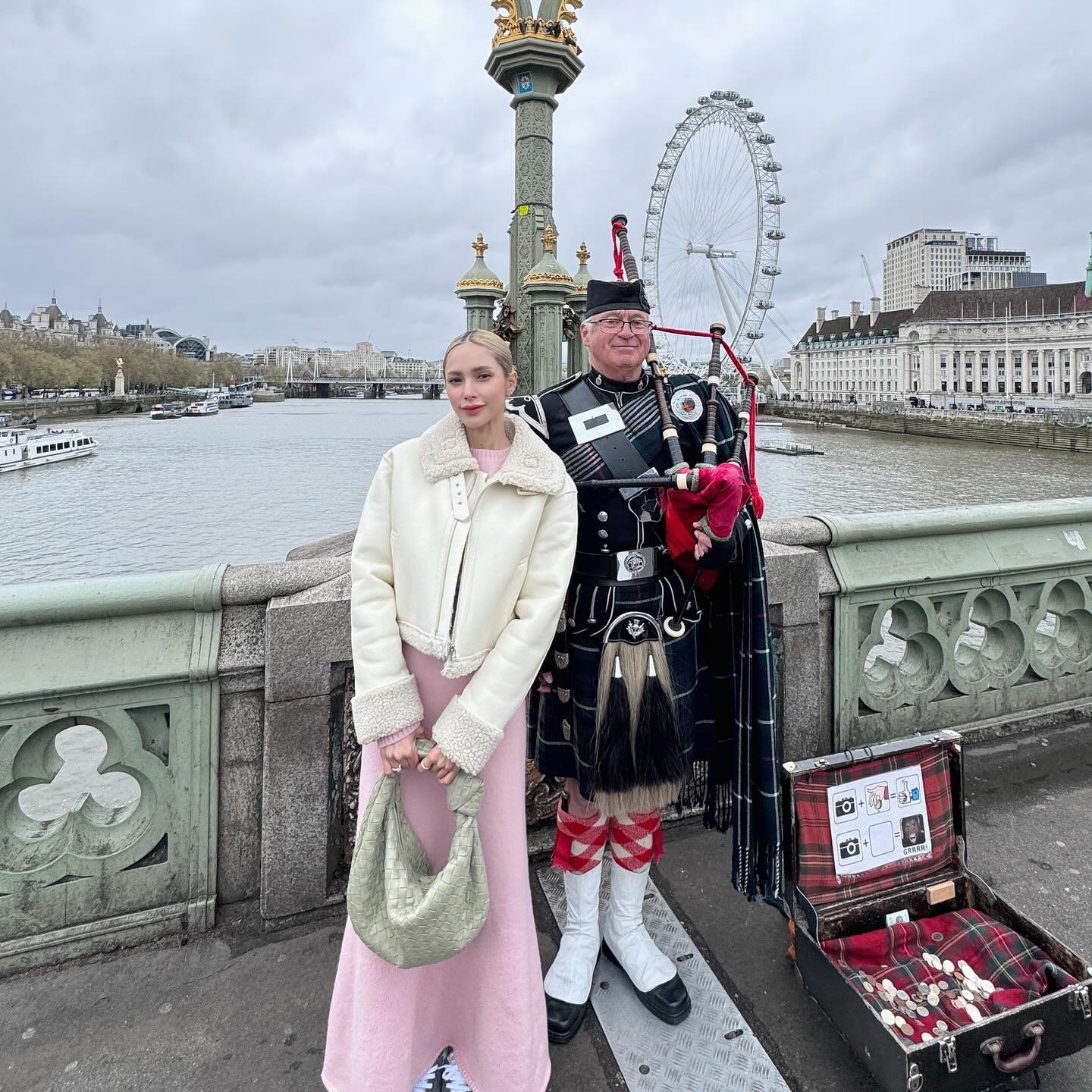 อุ้ม - ลักขณา วัธนวงส์ศิริ