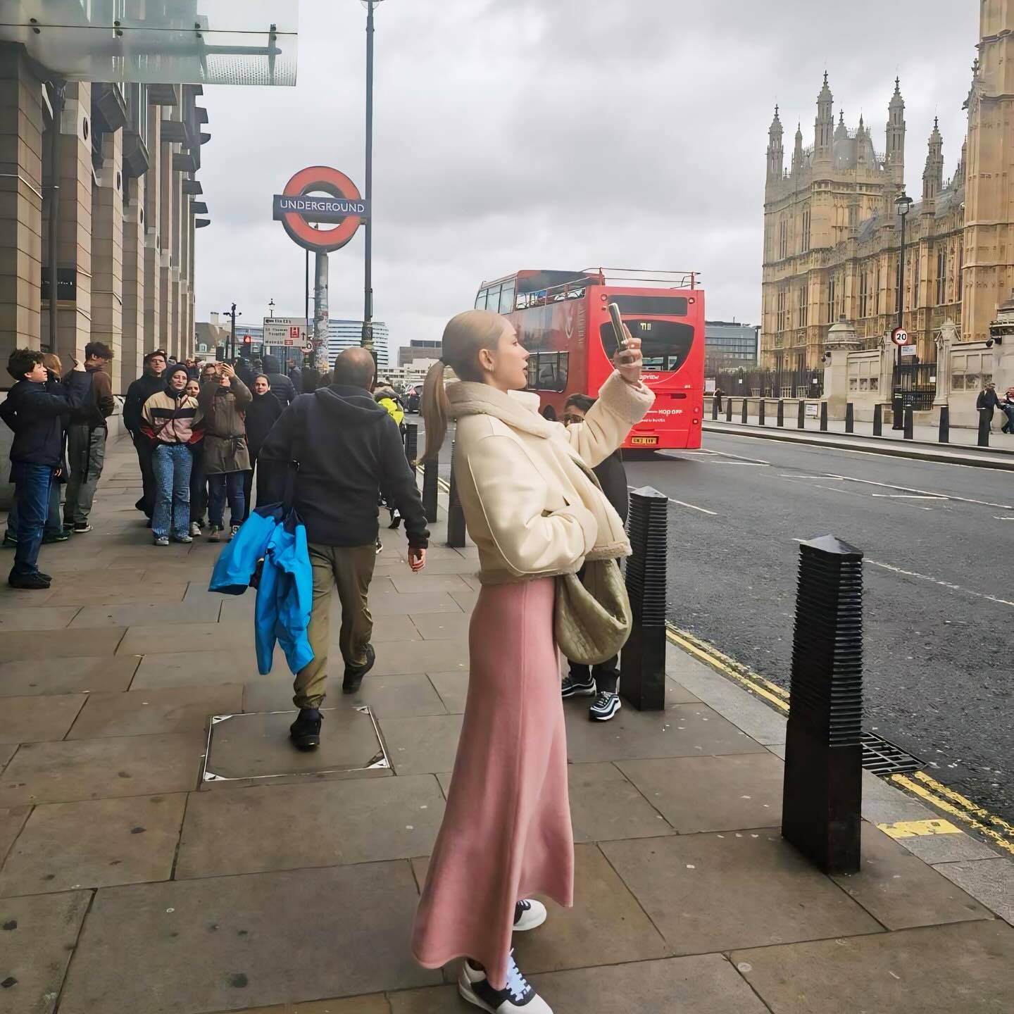 อุ้ม - ลักขณา วัธนวงส์ศิริ