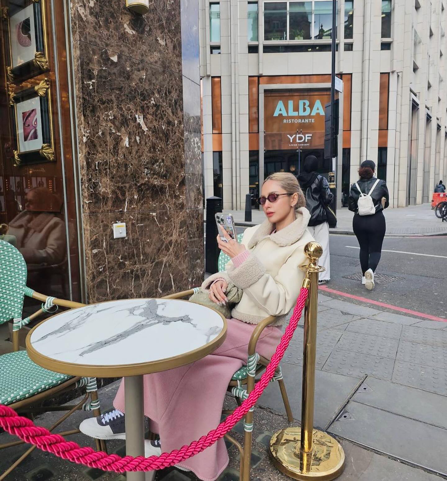 อุ้ม - ลักขณา วัธนวงส์ศิริ