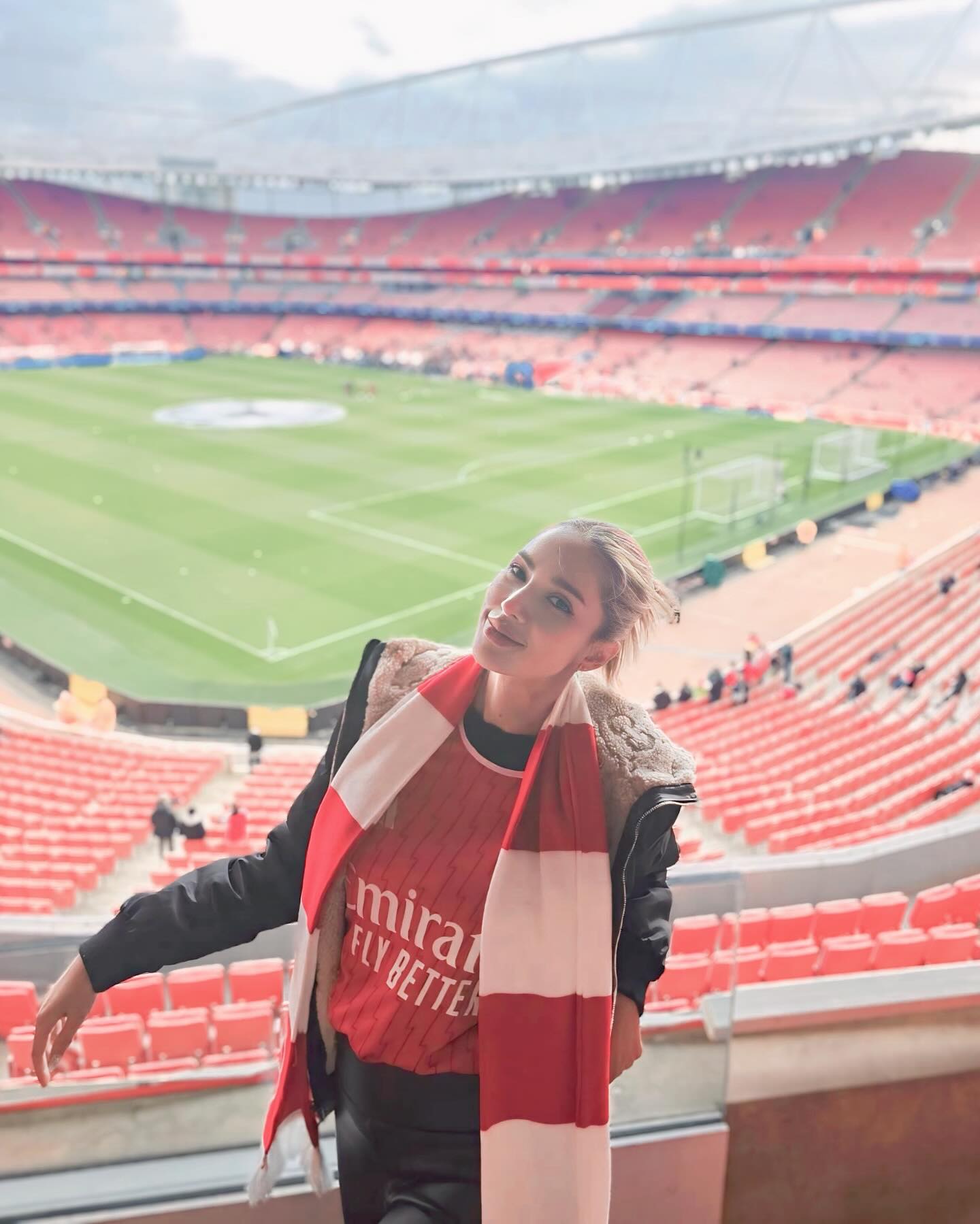 อุ้ม - ลักขณา วัธนวงส์ศิริ