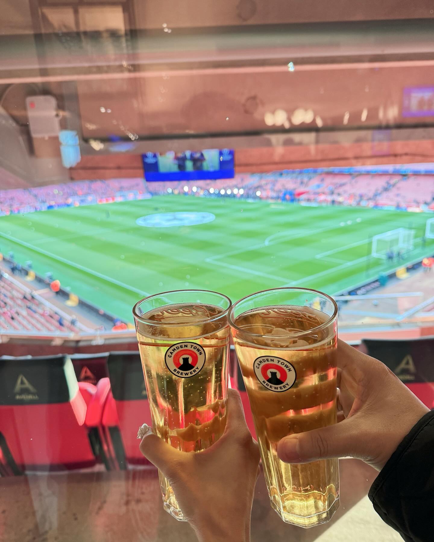 อุ้ม - ลักขณา วัธนวงส์ศิริ