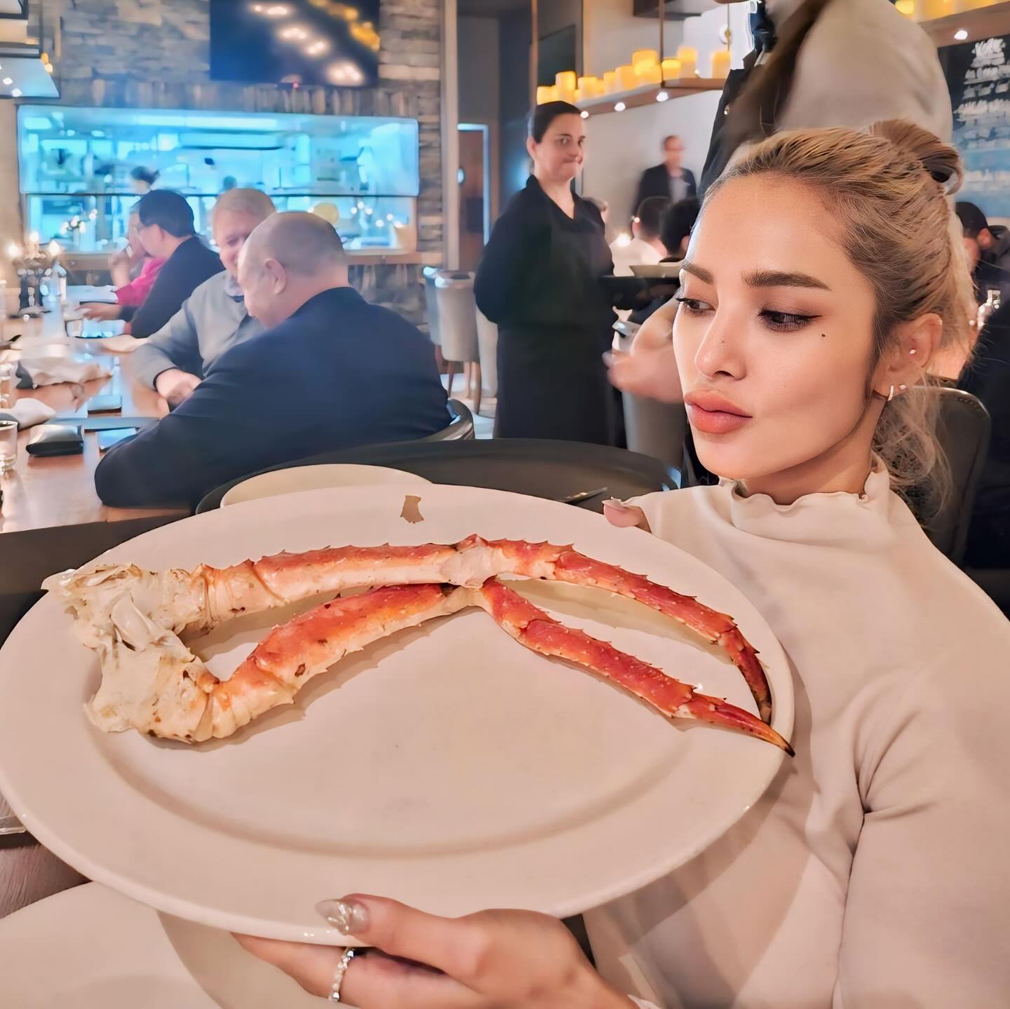 อุ้ม - ลักขณา วัธนวงส์ศิริ