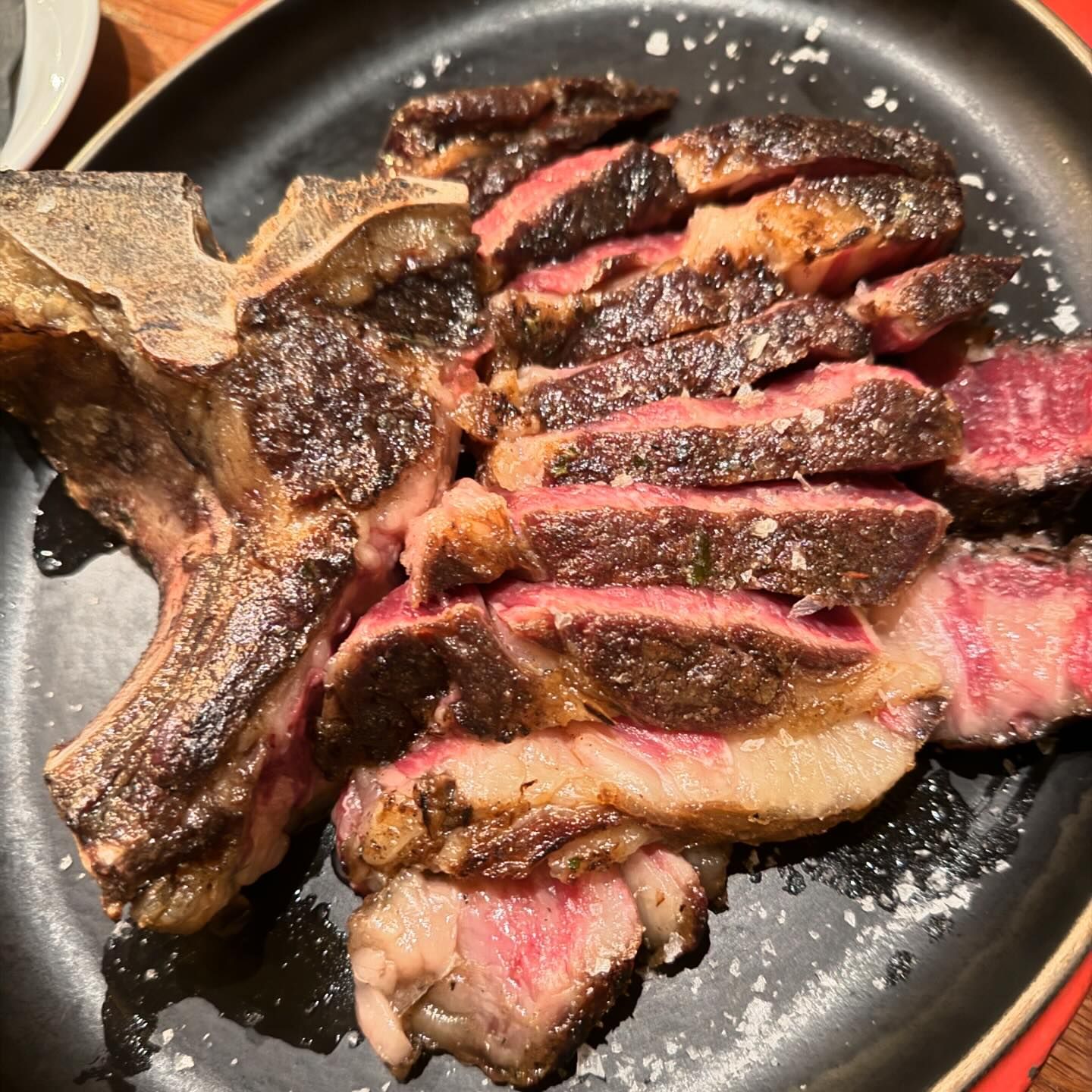 อุ้ม - ลักขณา วัธนวงส์ศิริ