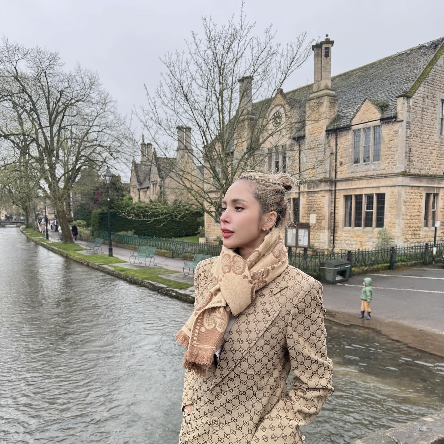 อุ้ม - ลักขณา วัธนวงส์ศิริ