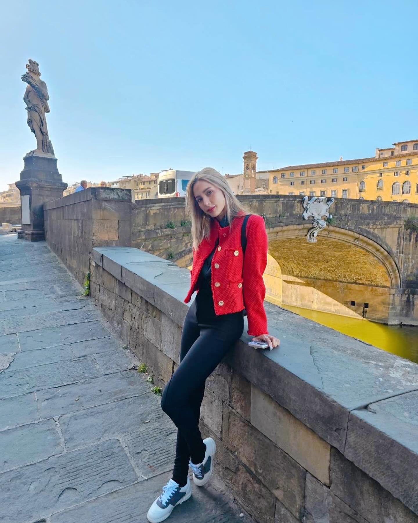 อุ้ม - ลักขณา วัธนวงส์ศิริ