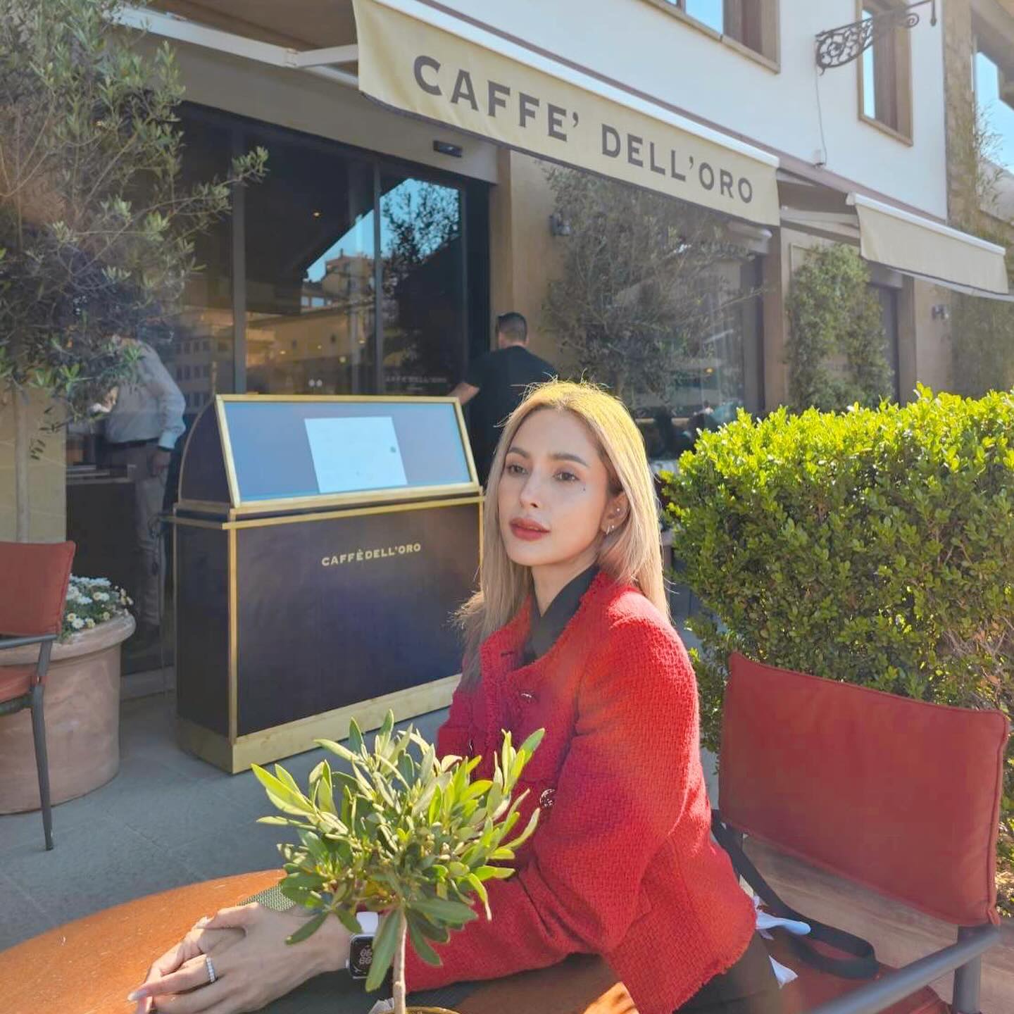 อุ้ม - ลักขณา วัธนวงส์ศิริ