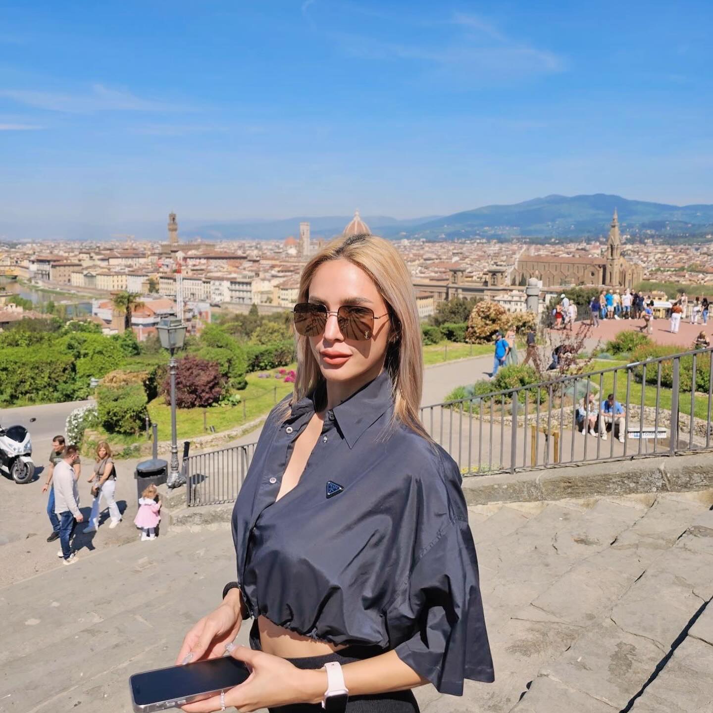 อุ้ม - ลักขณา วัธนวงส์ศิริ