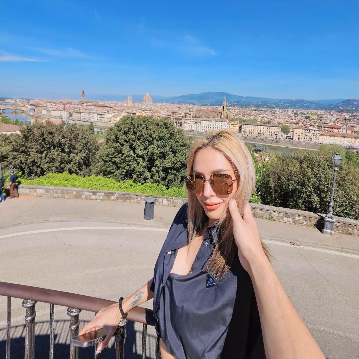 อุ้ม - ลักขณา วัธนวงส์ศิริ