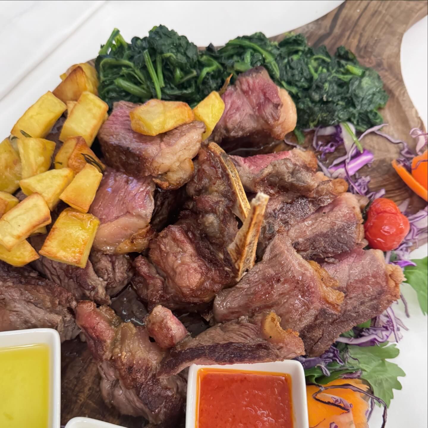 อุ้ม - ลักขณา วัธนวงส์ศิริ