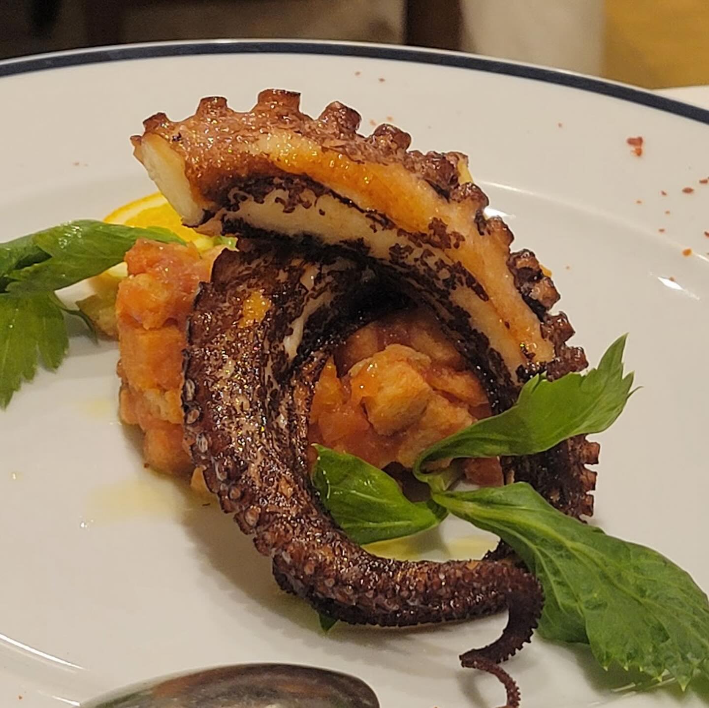 อุ้ม - ลักขณา วัธนวงส์ศิริ