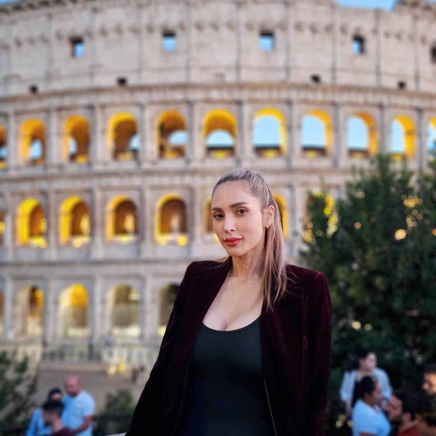 อุ้ม - ลักขณา วัธนวงส์ศิริ