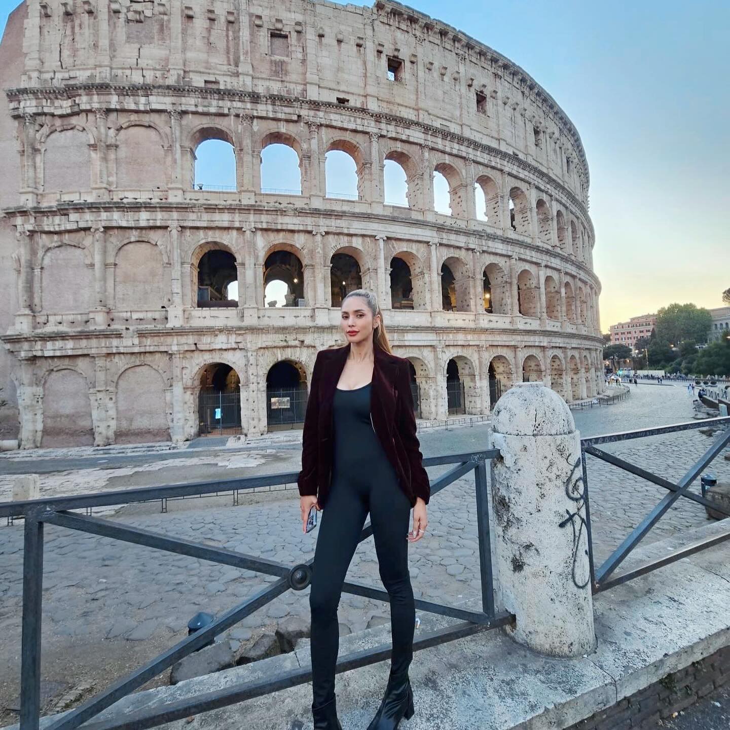 อุ้ม - ลักขณา วัธนวงส์ศิริ