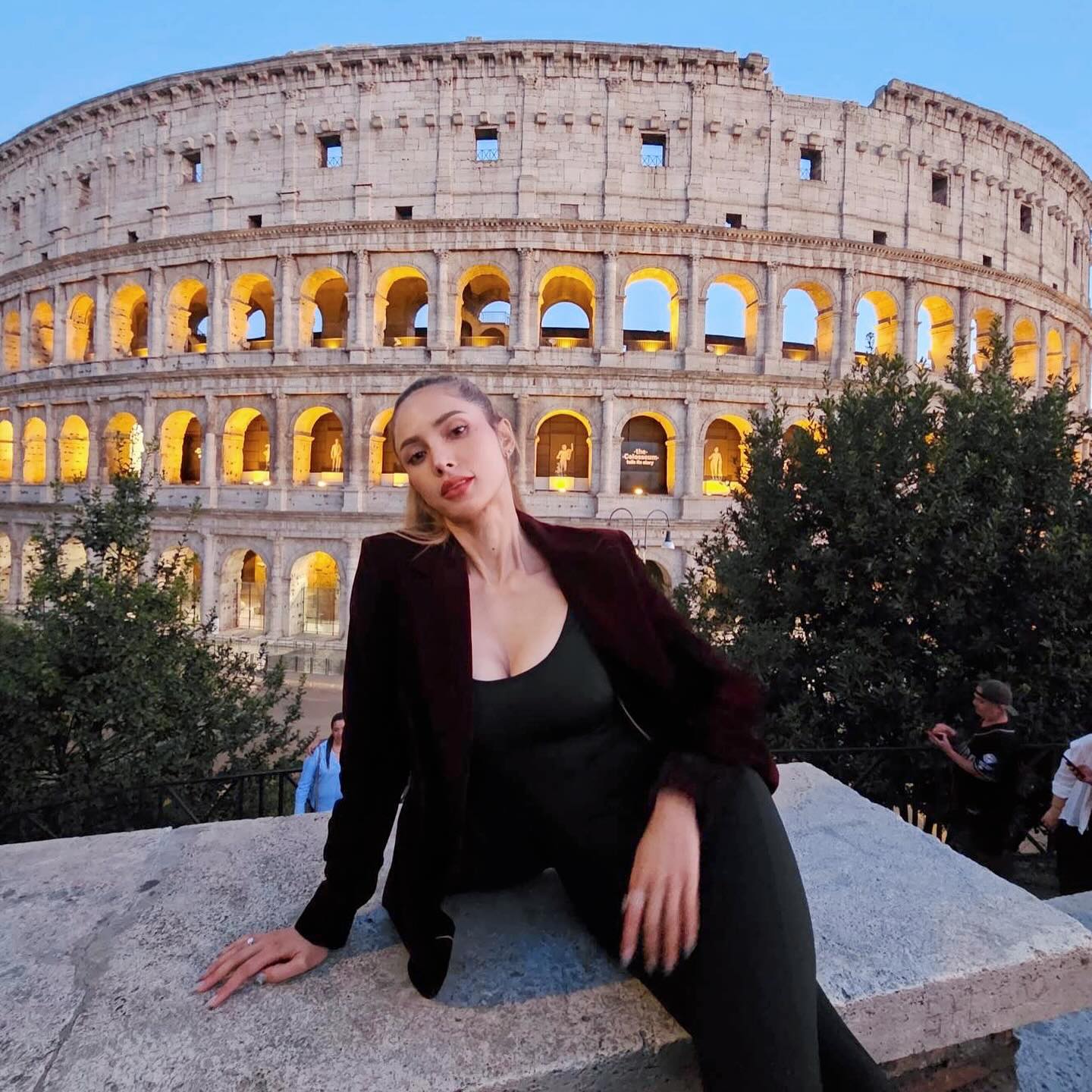 อุ้ม - ลักขณา วัธนวงส์ศิริ