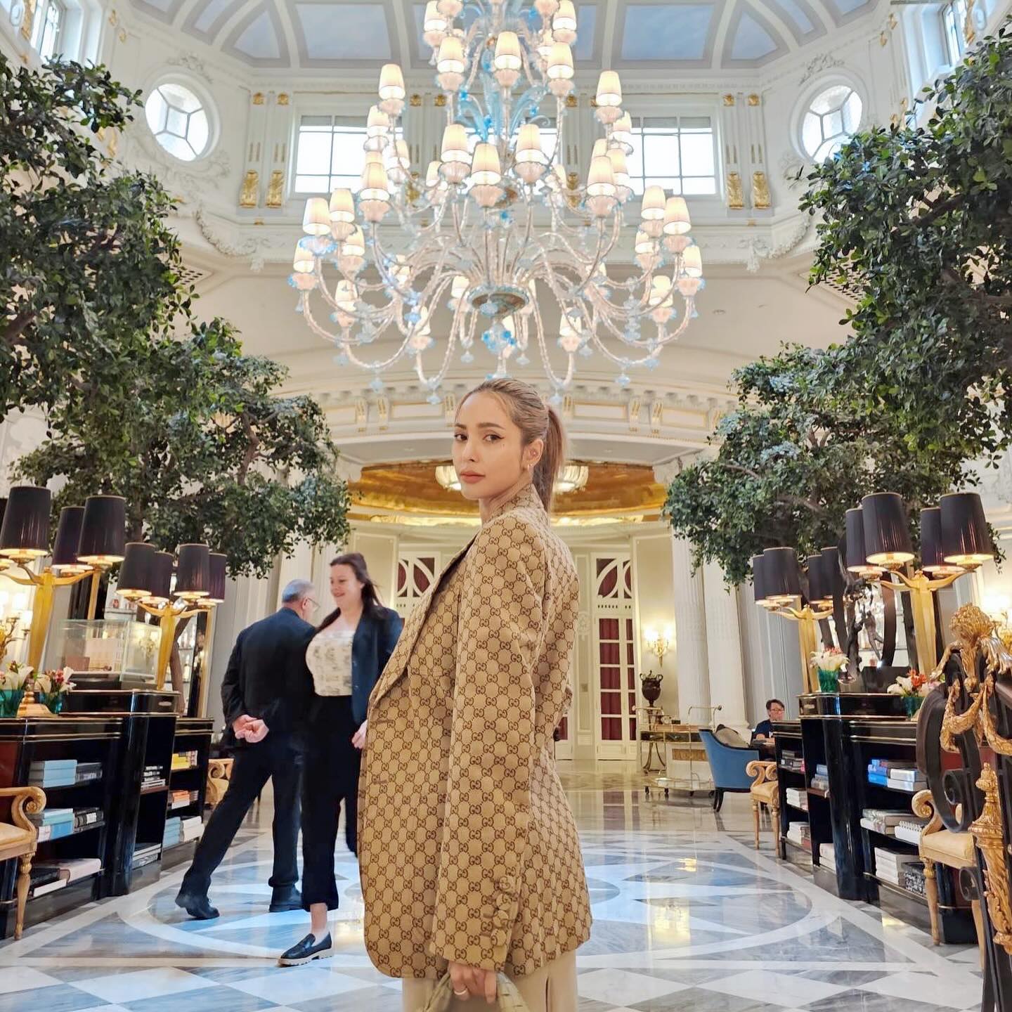 อุ้ม - ลักขณา วัธนวงส์ศิริ