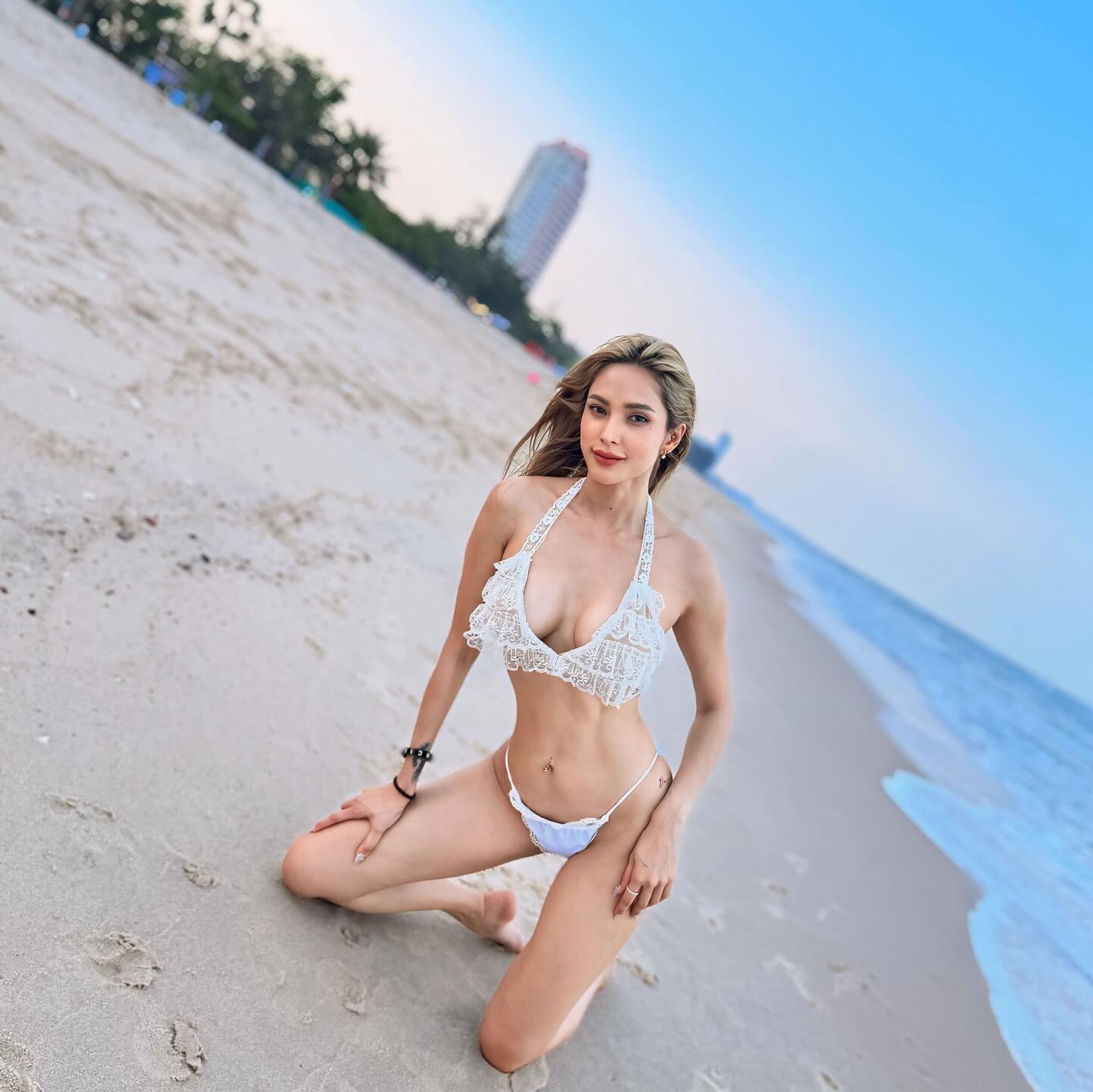 อุ้ม - ลักขณา วัธนวงส์ศิริ