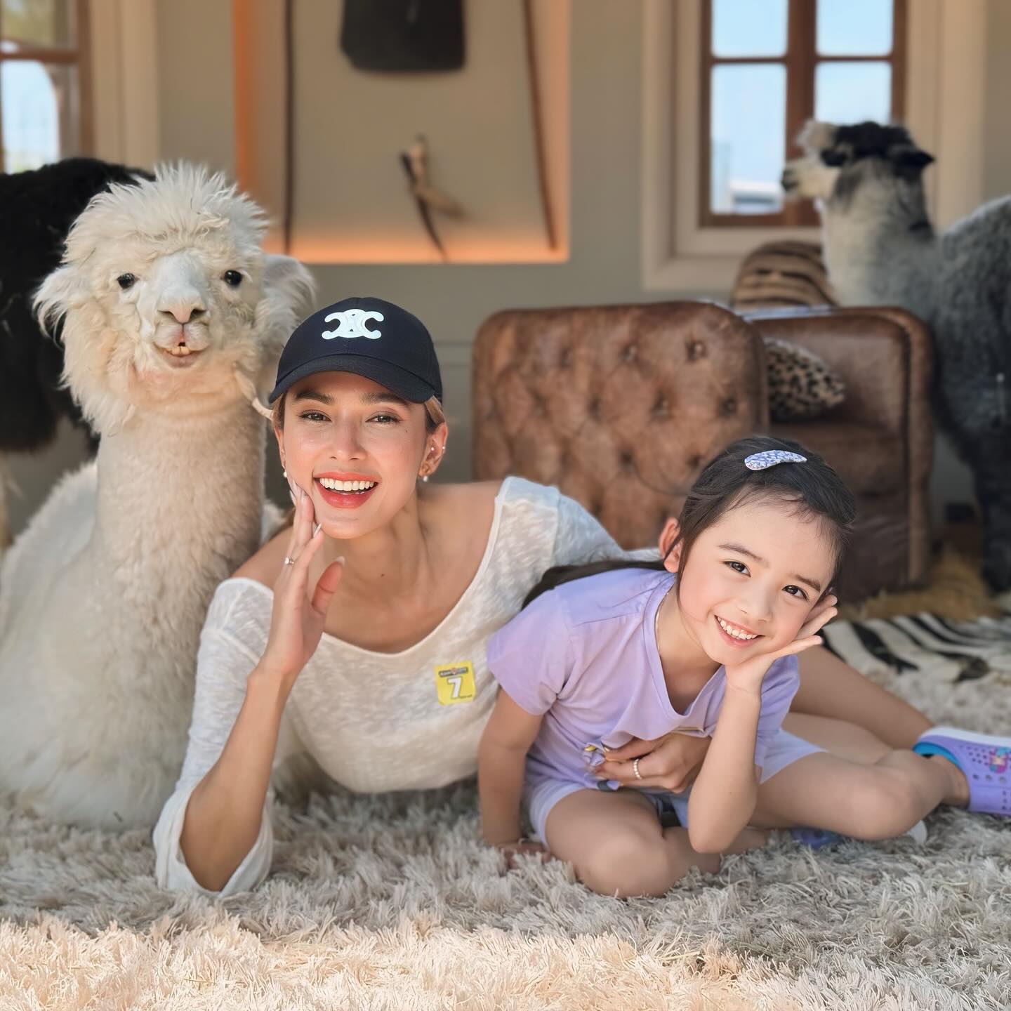 อุ้ม - ลักขณา วัธนวงส์ศิริ