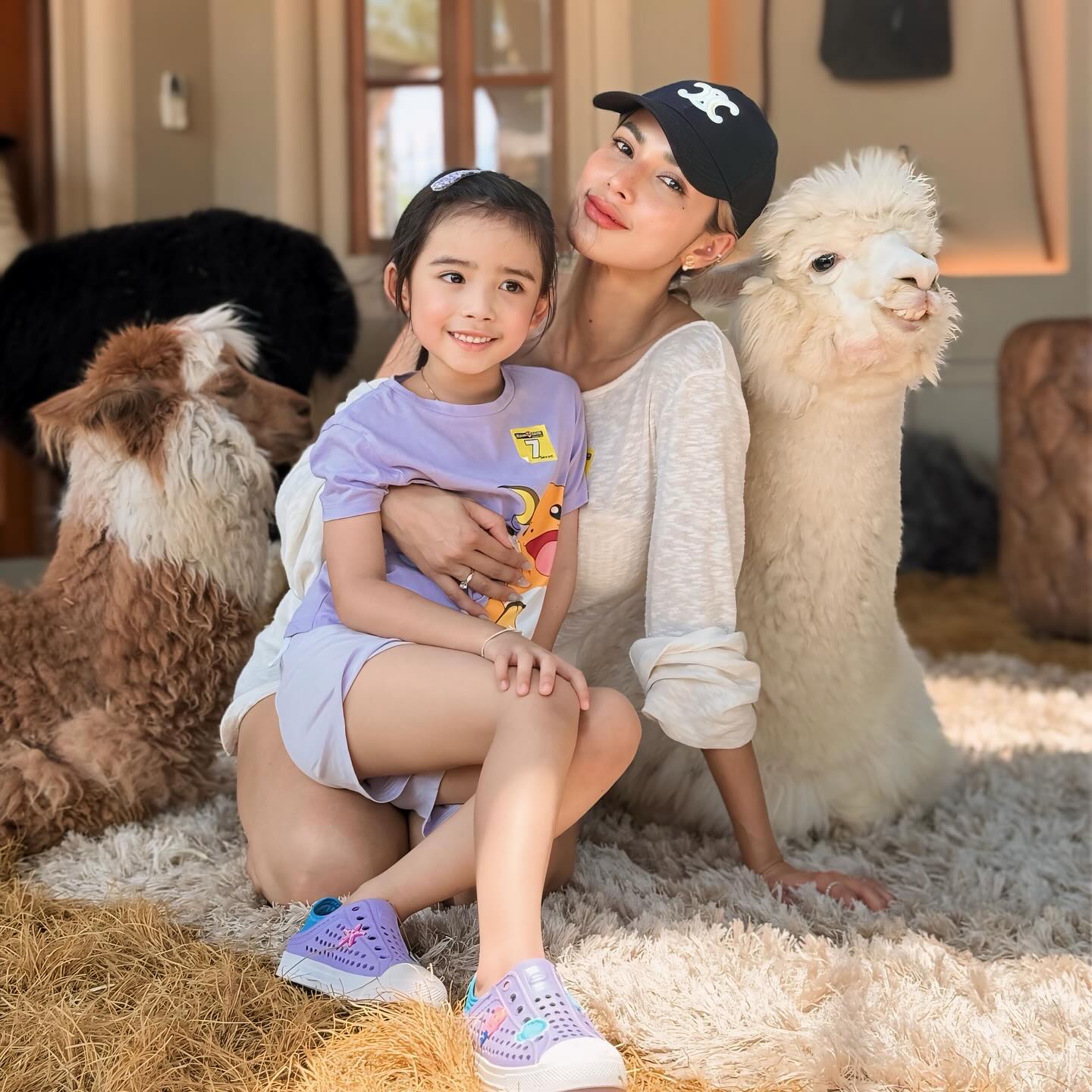 อุ้ม - ลักขณา วัธนวงส์ศิริ