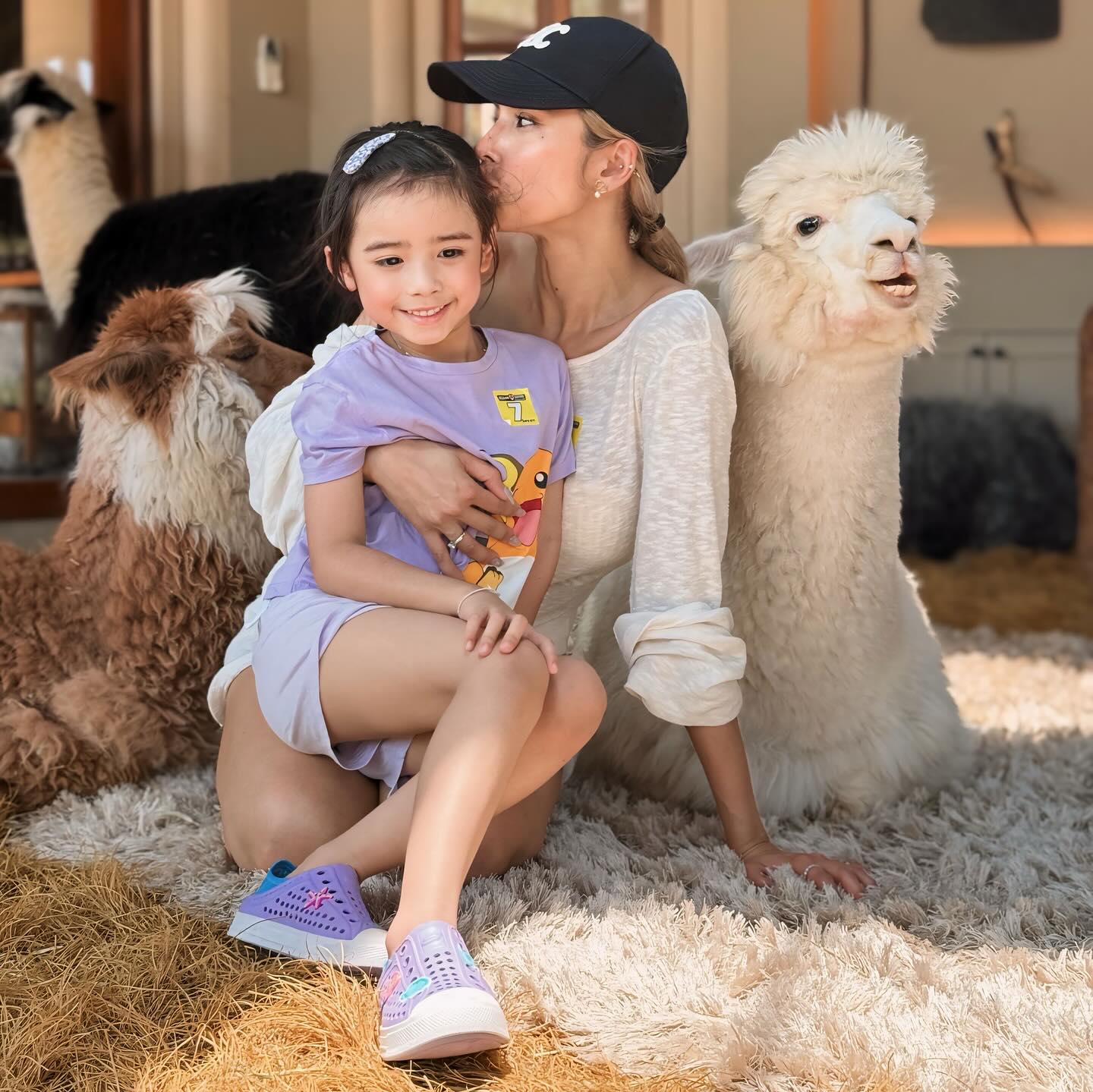 อุ้ม - ลักขณา วัธนวงส์ศิริ