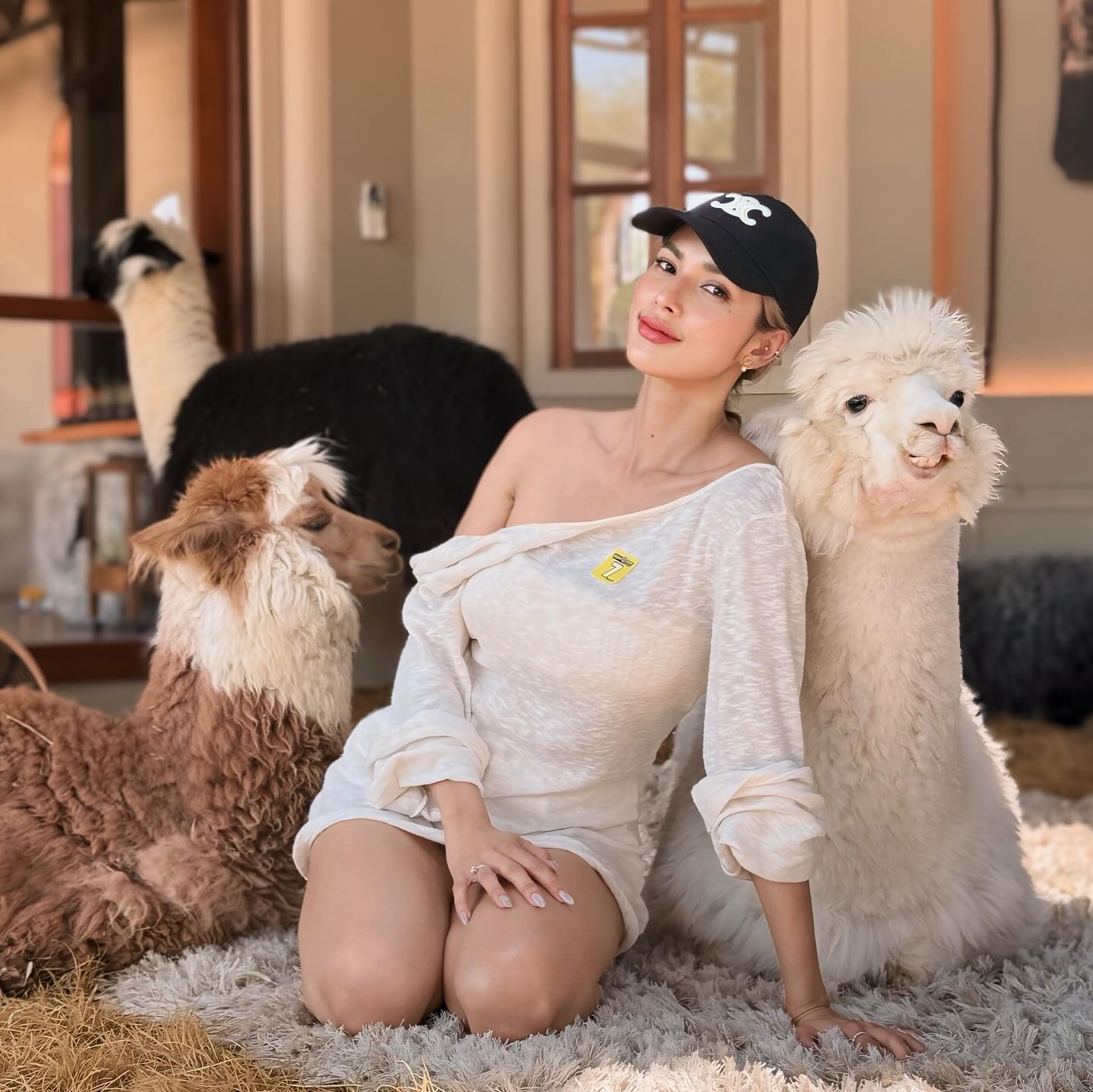 อุ้ม - ลักขณา วัธนวงส์ศิริ