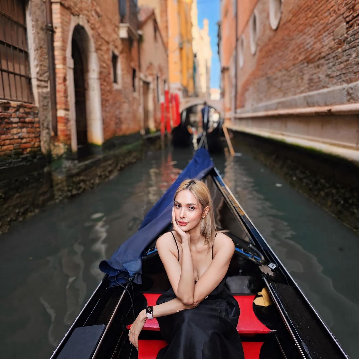 อุ้ม - ลักขณา วัธนวงส์ศิริ