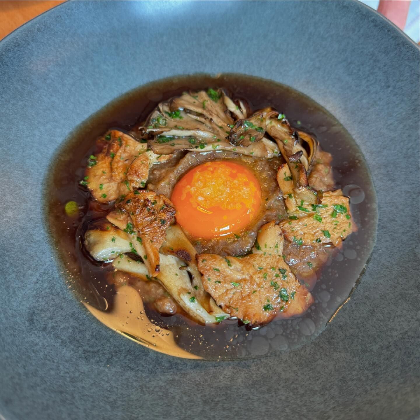 อุ้ม - ลักขณา วัธนวงส์ศิริ