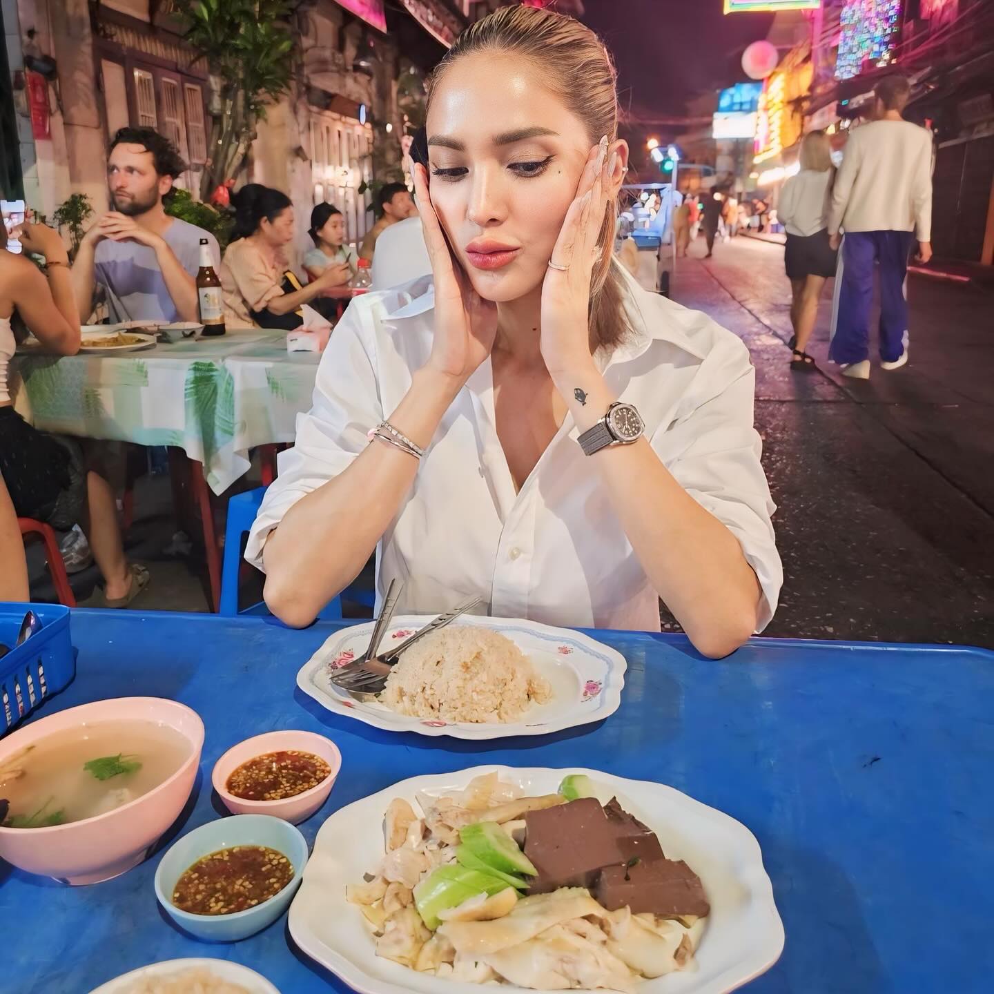 อุ้ม - ลักขณา วัธนวงส์ศิริ