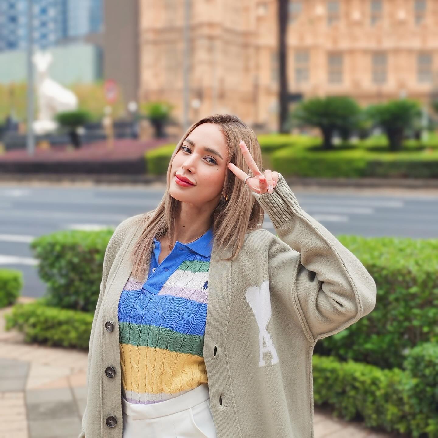อุ้ม - ลักขณา วัธนวงส์ศิริ