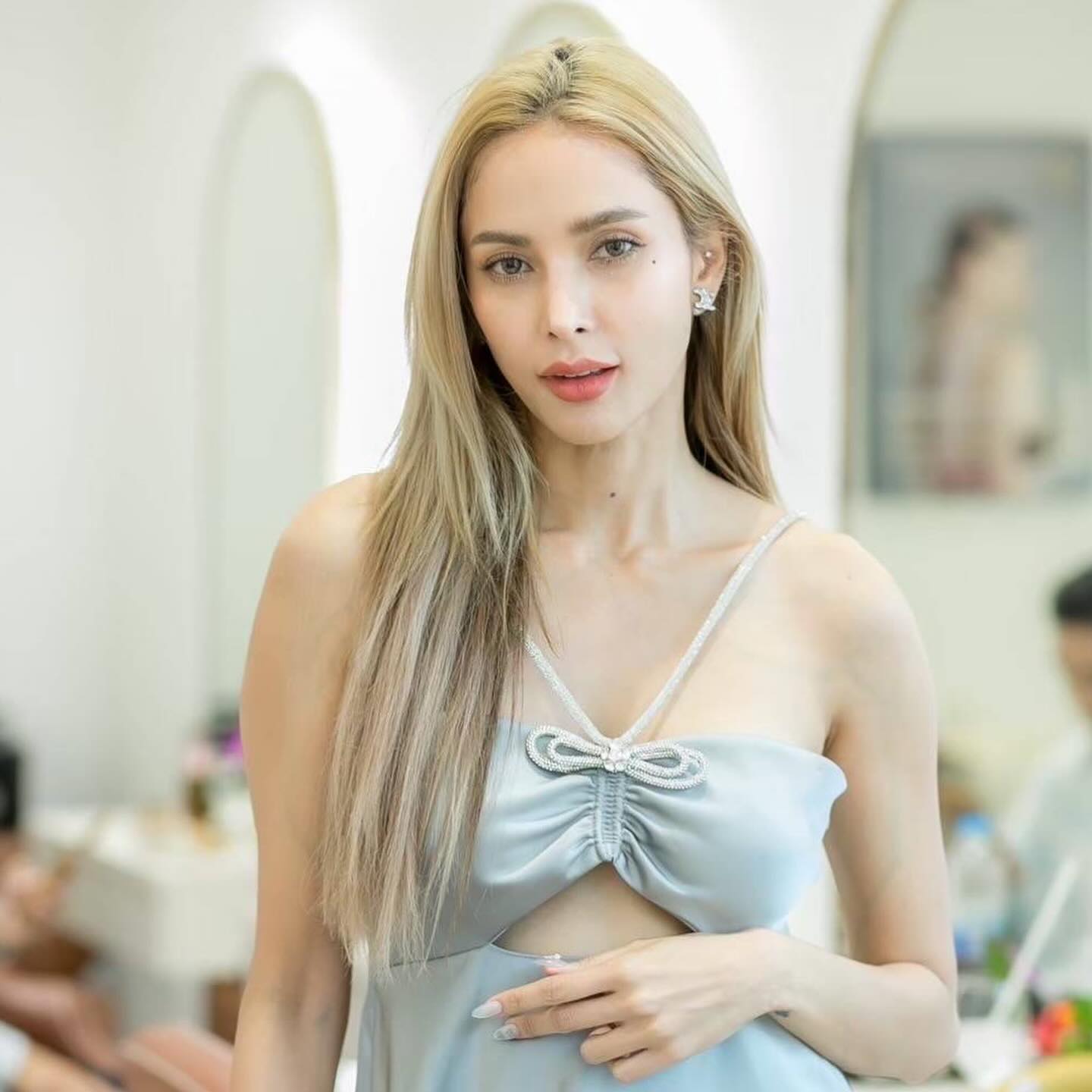 อุ้ม - ลักขณา วัธนวงส์ศิริ