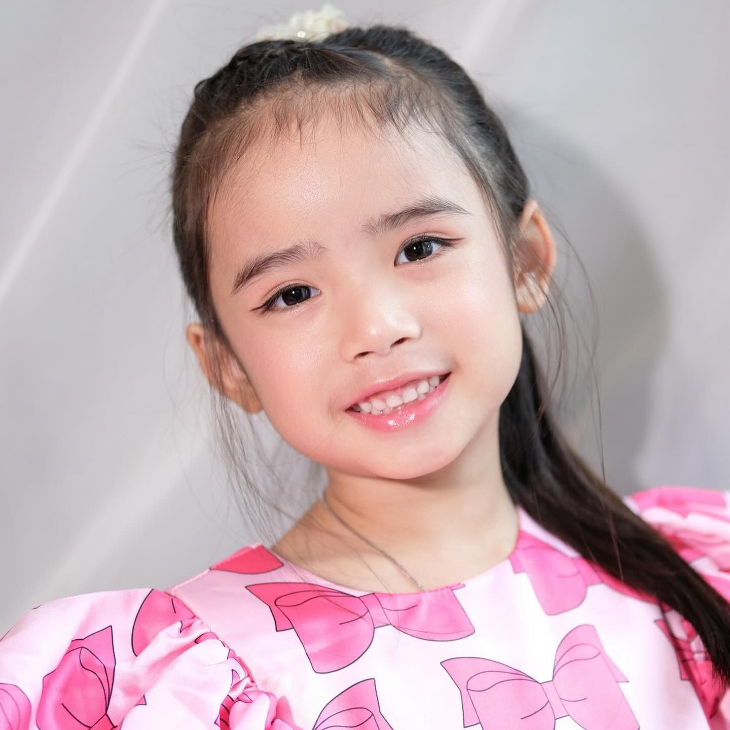 อุ้ม - ลักขณา วัธนวงส์ศิริ