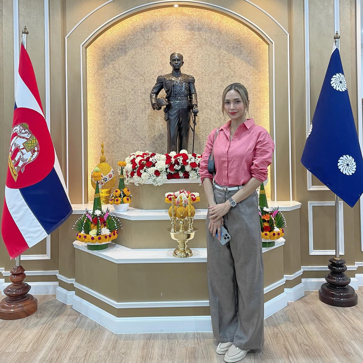 อุ้ม - ลักขณา วัธนวงส์ศิริ