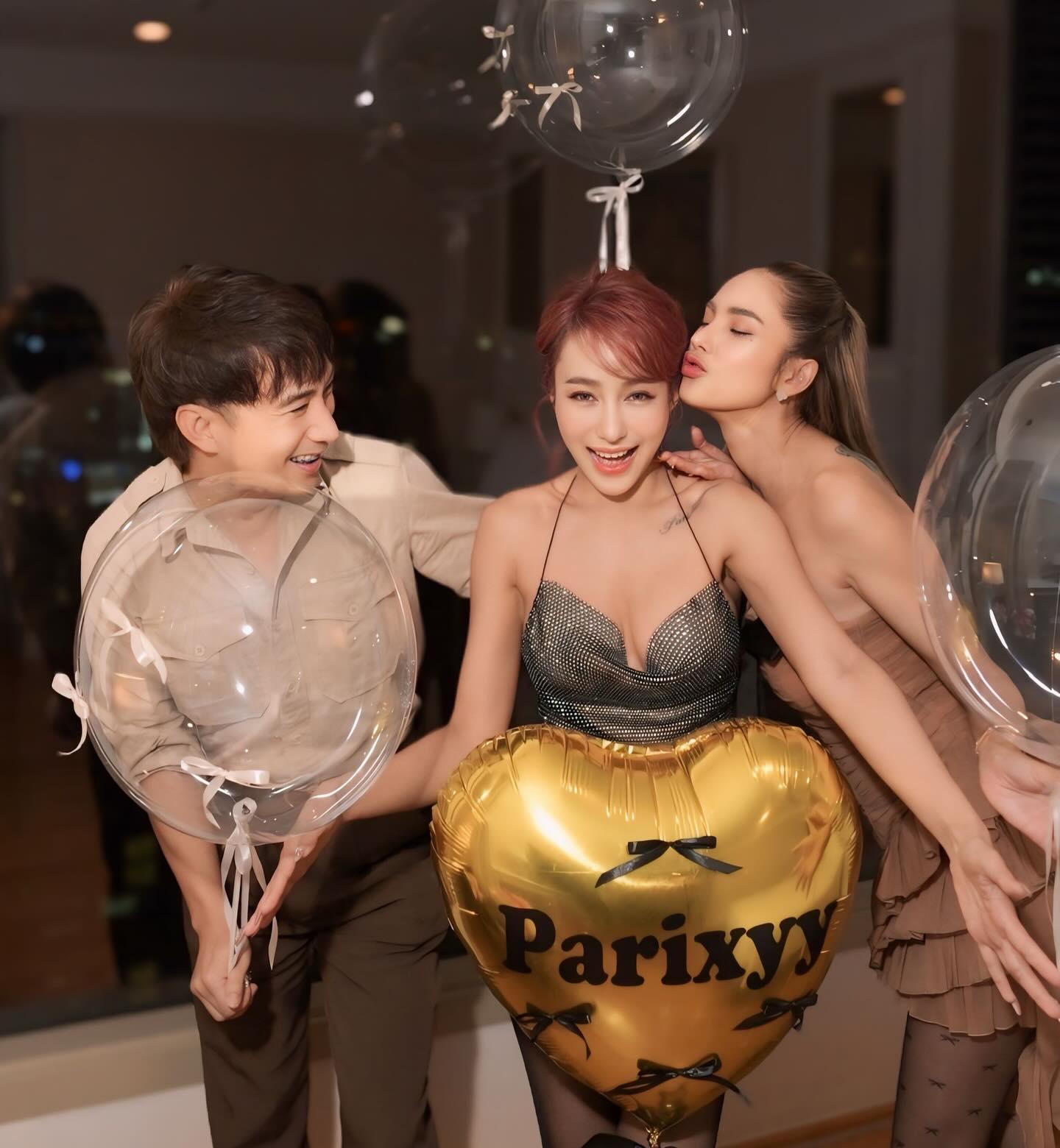 อุ้ม - ลักขณา วัธนวงส์ศิริ