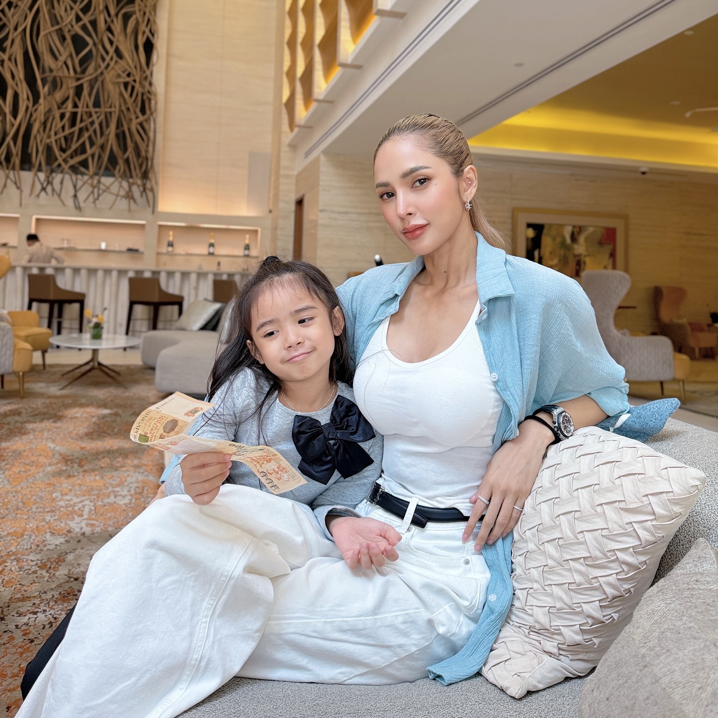 อุ้ม - ลักขณา วัธนวงส์ศิริ