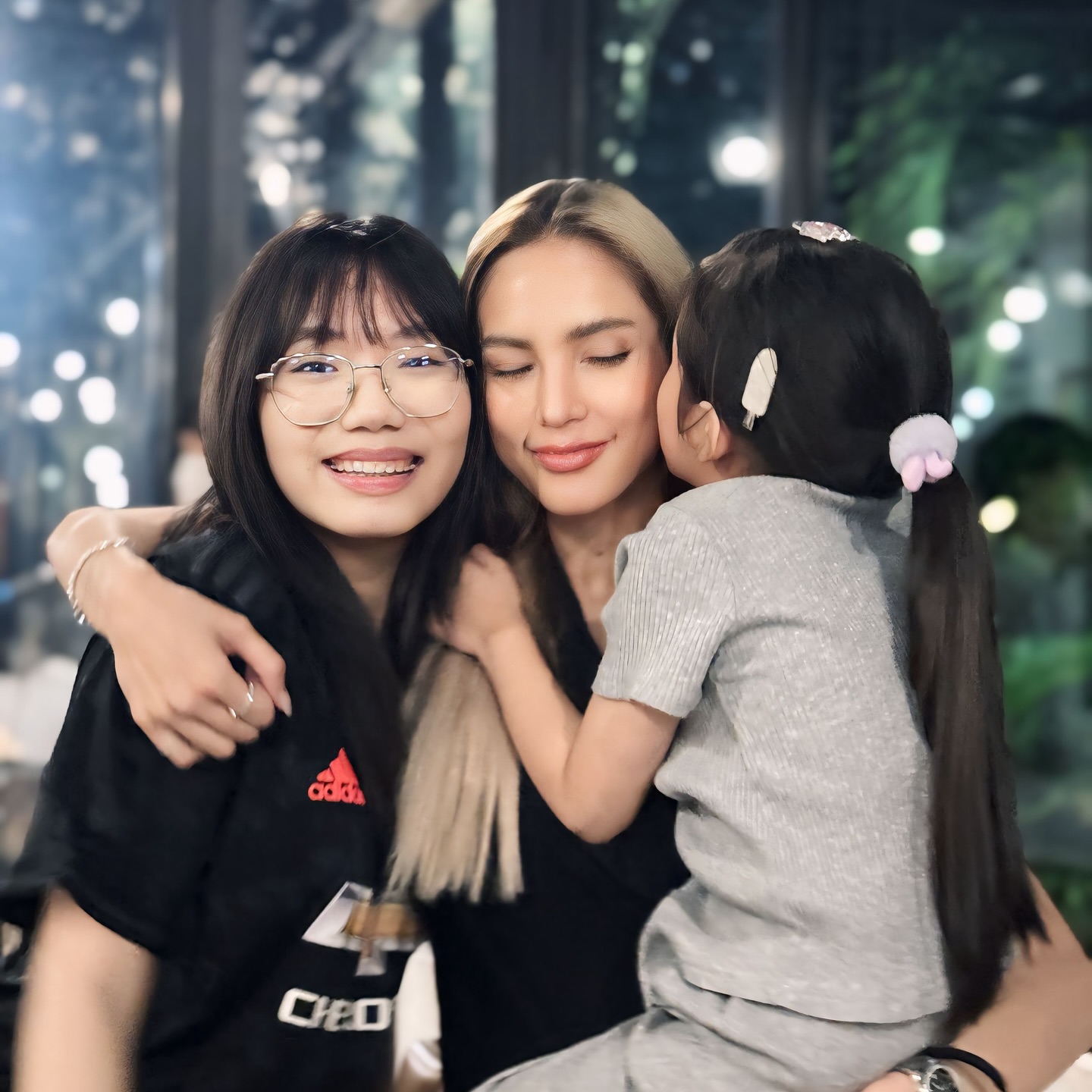 อุ้ม - ลักขณา วัธนวงส์ศิริ