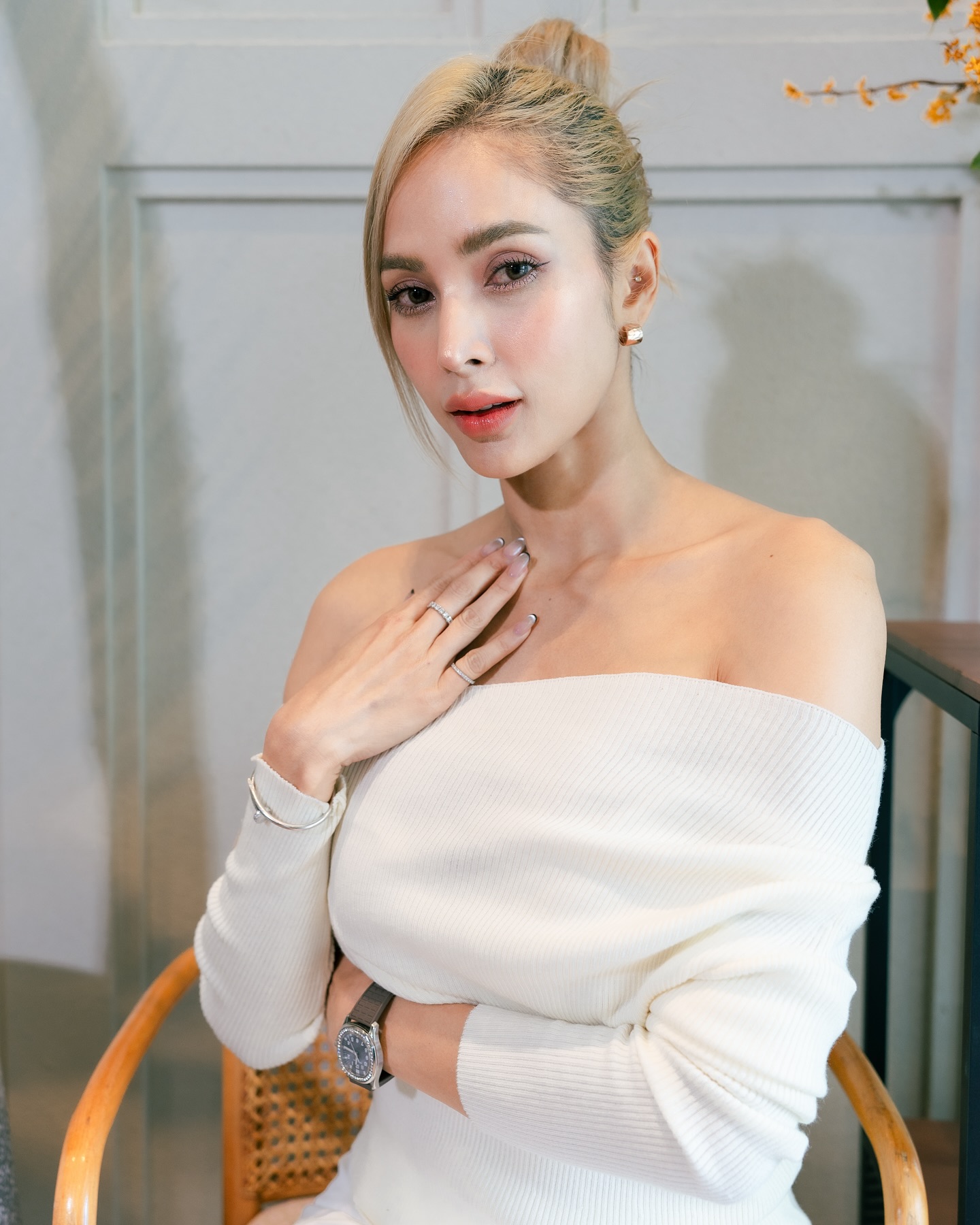 อุ้ม - ลักขณา วัธนวงส์ศิริ